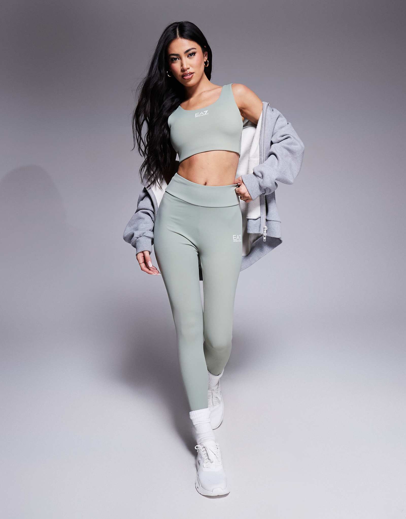 Леггинсы с логотипом Armani EA7 зеленого цвета - часть комплекта 7890₽