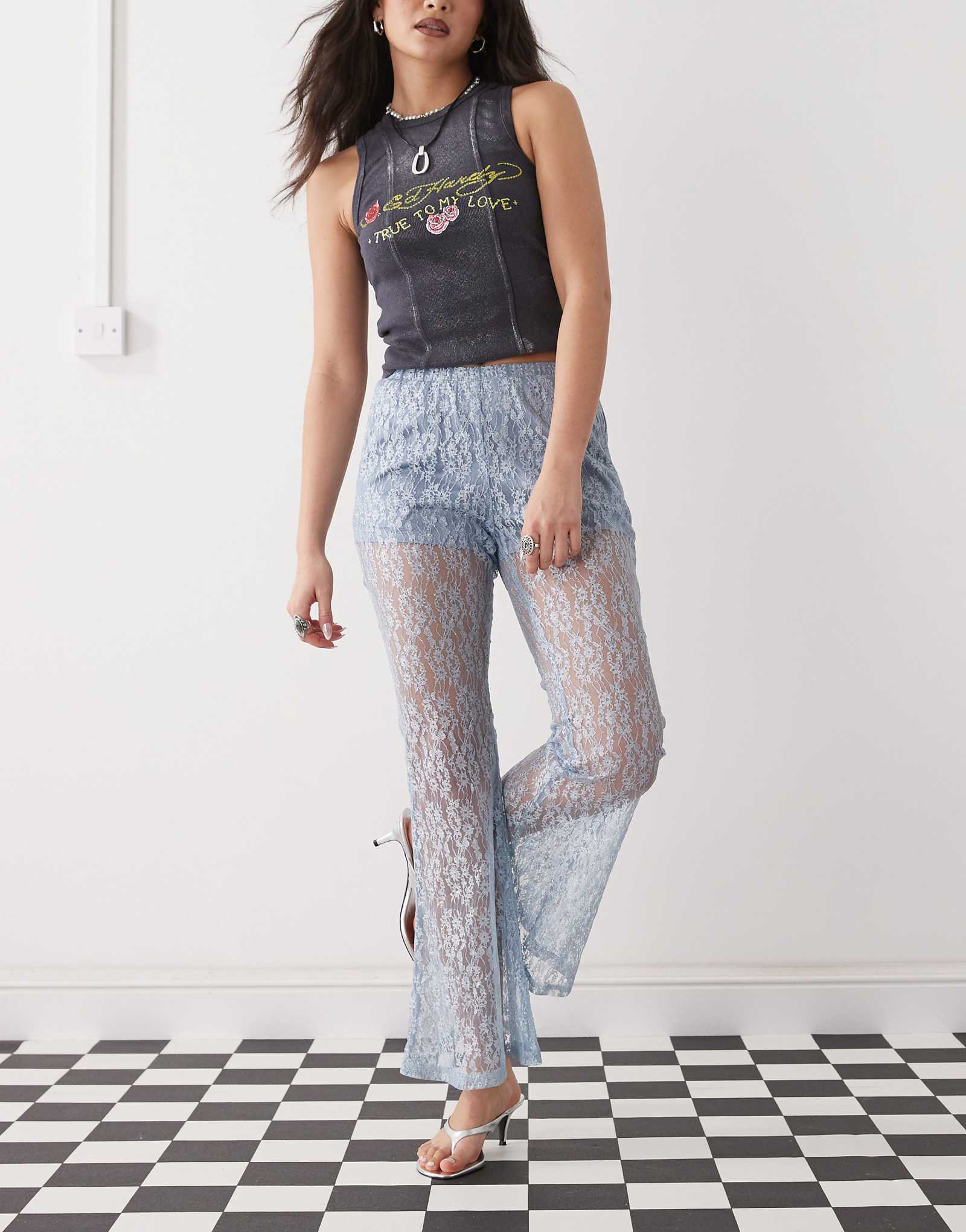 Прямые брюки из прозрачного кружева Amy Lynn синего цвета 7390₽