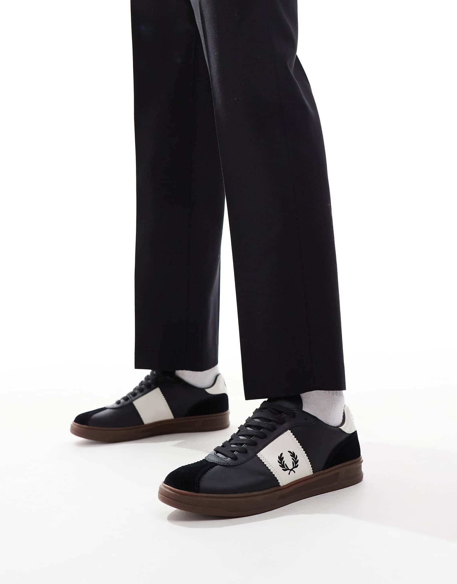 Кожаные и замшевые кроссовки Fred Perry B4 черного цвета