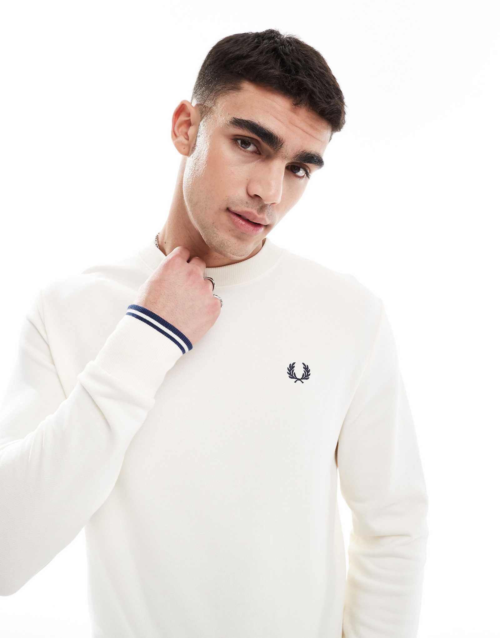 Толстовка с круглым вырезом Fred Perry темно-белого цвета