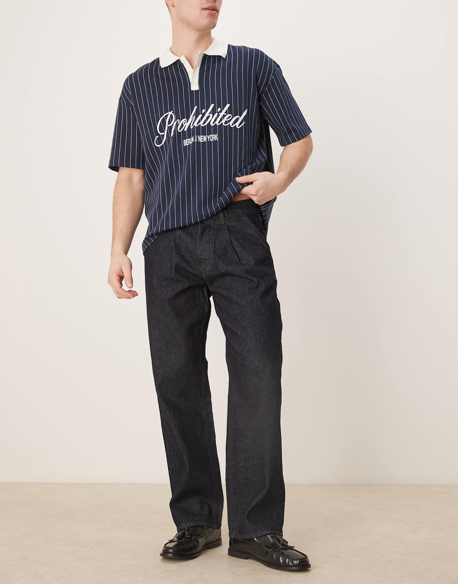 Выбранные джинсы Homme Kobe свободного кроя в складку темно-синего цвета 11190₽