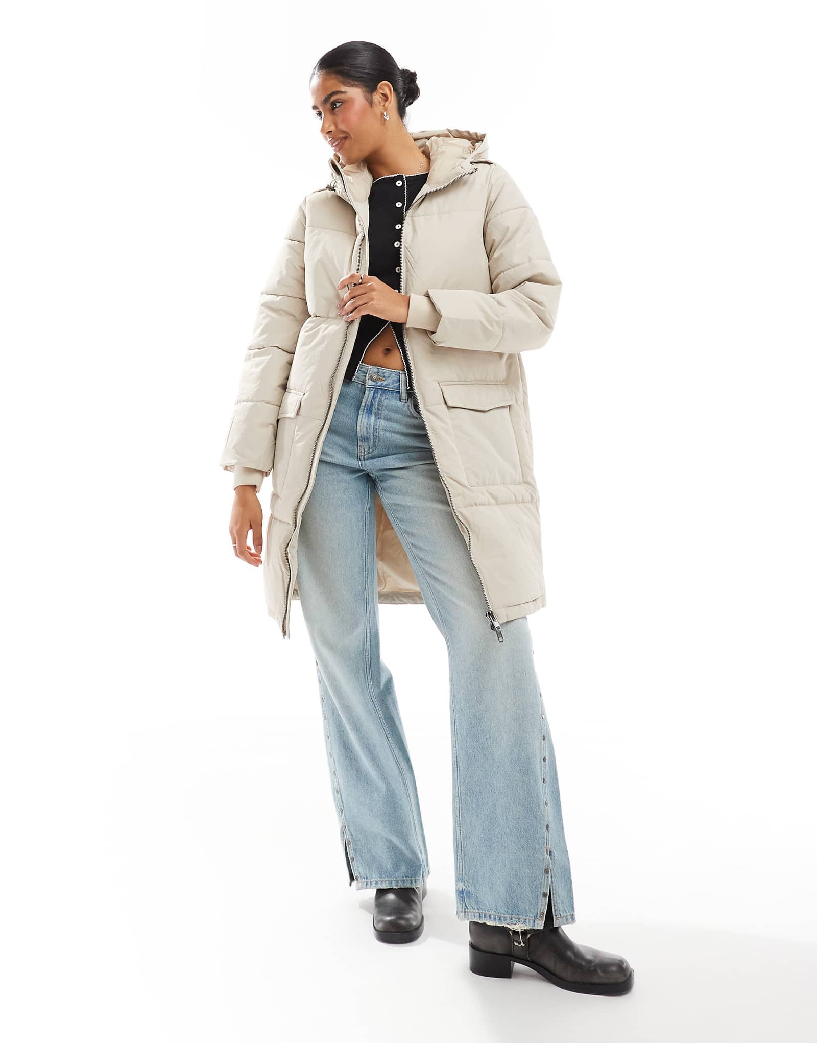 Объект удлиненный пуховик с капюшоном серебристо-серого цвета 34890₽