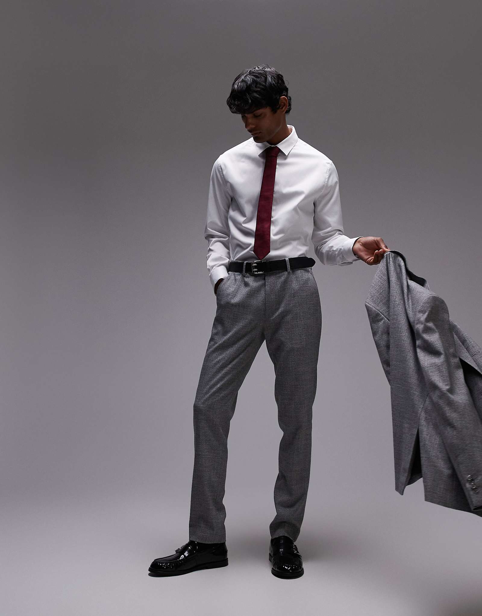 Узкие фактурные костюмные брюки Topman серого цвета 6090₽