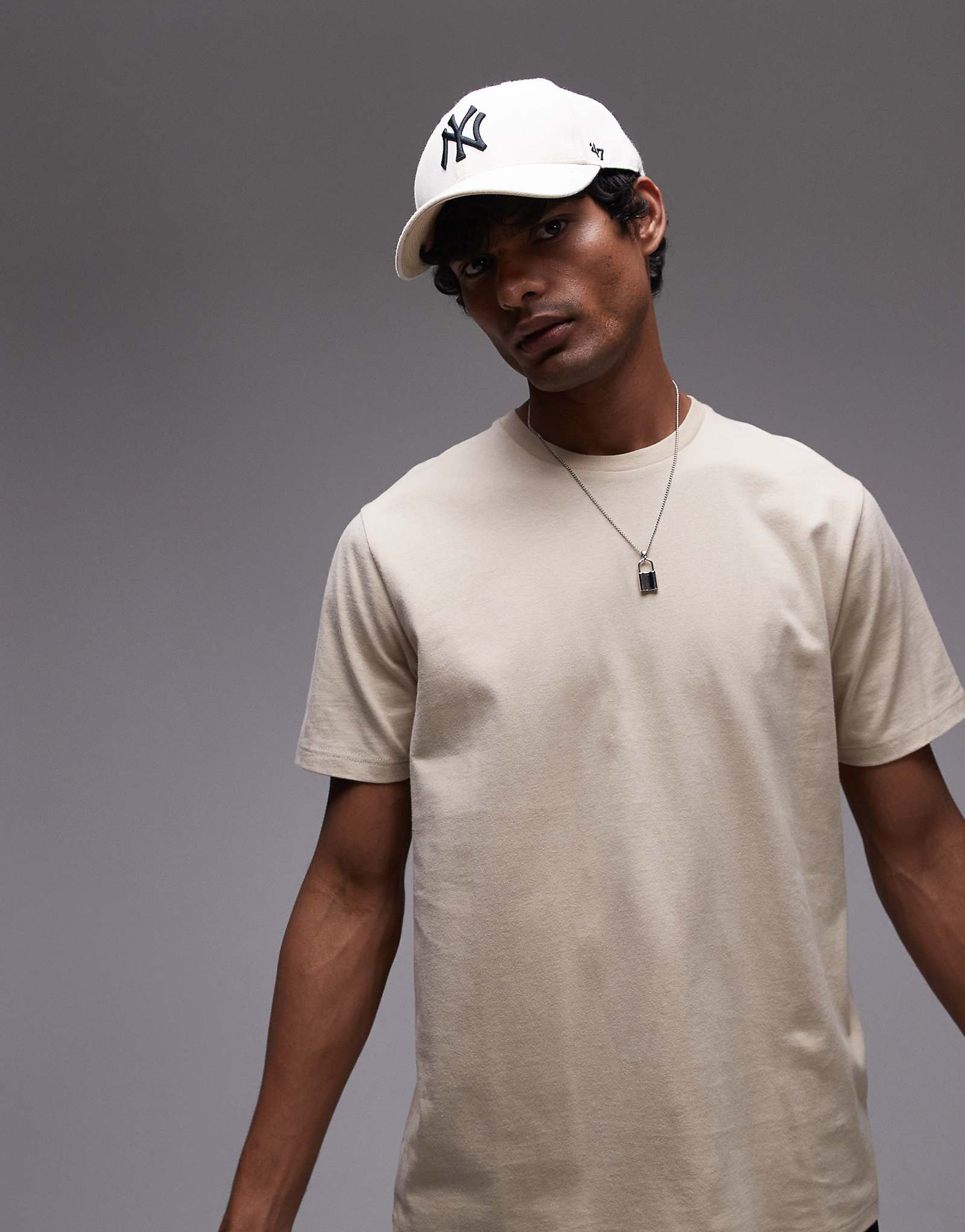 Футболка Topman regular fit из камня 3090₽