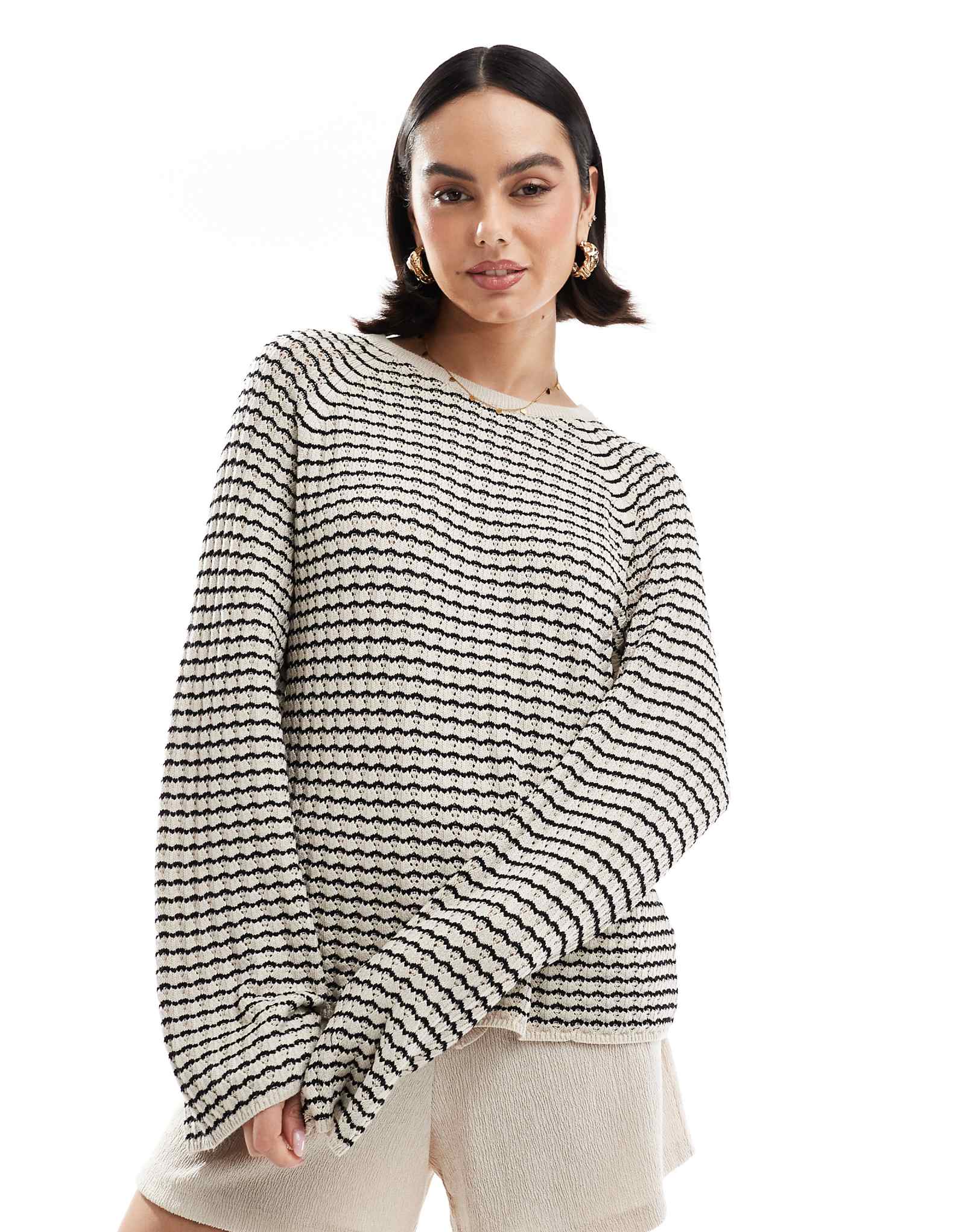 Объект монохромный свитер свободного кроя с широкими рукавами 16490₽