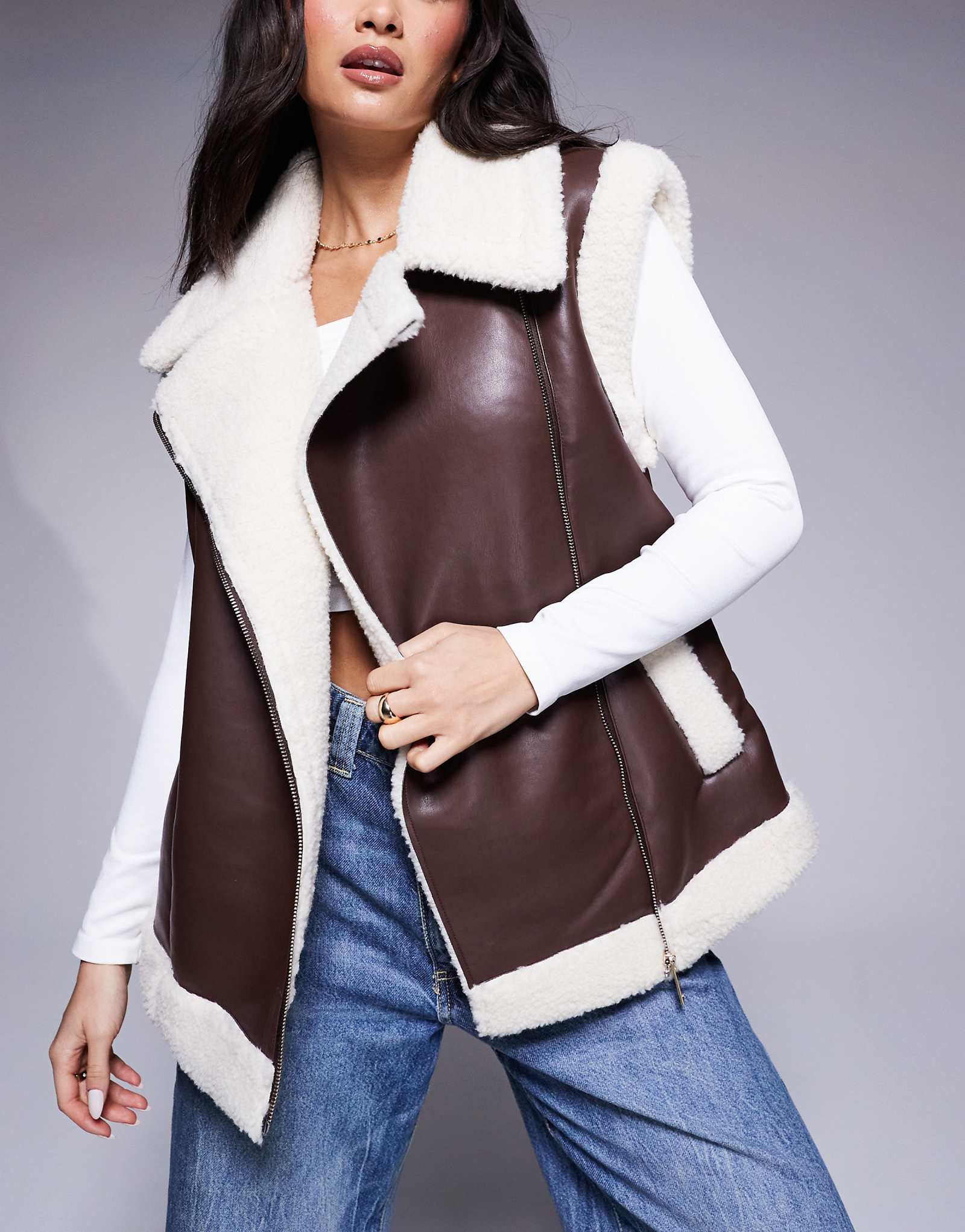 Темно-коричневый жилет River Island borg 6290₽