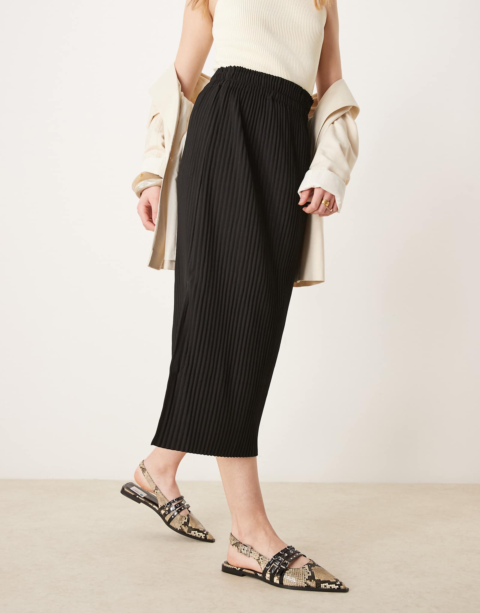 Юбка-миди YAS plisse черного цвета 15690₽