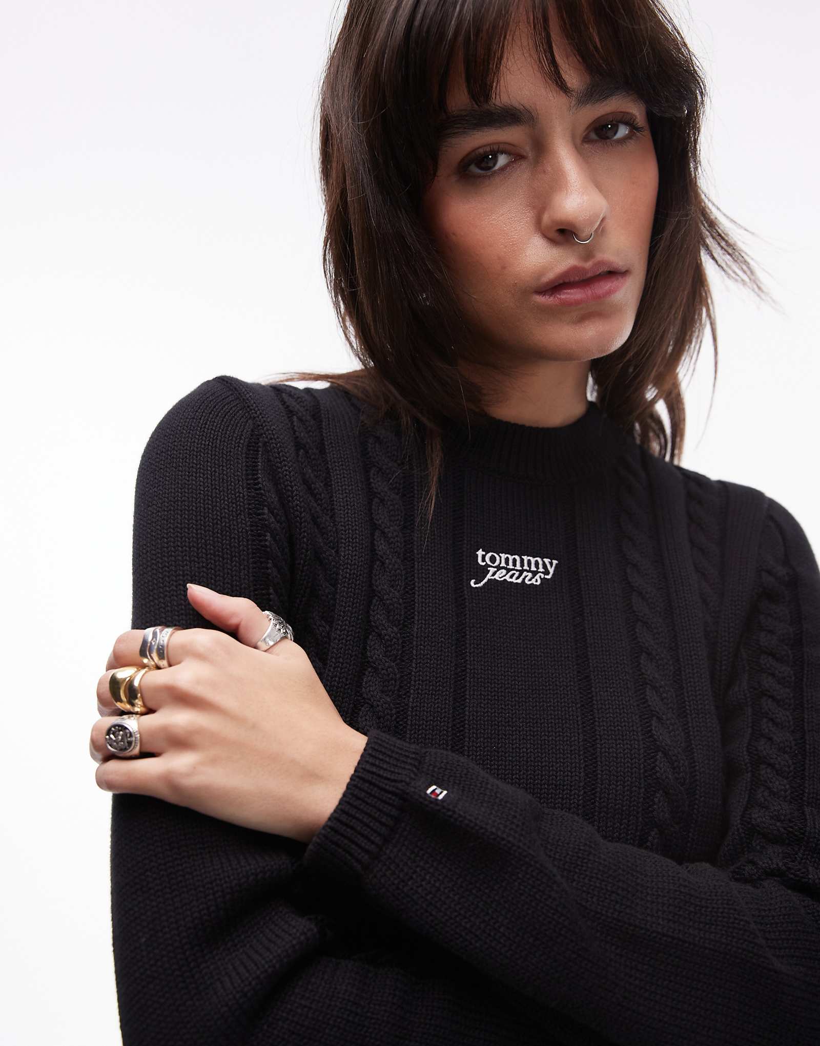 Вязаный свитер Tommy Jeans черного цвета 23890₽