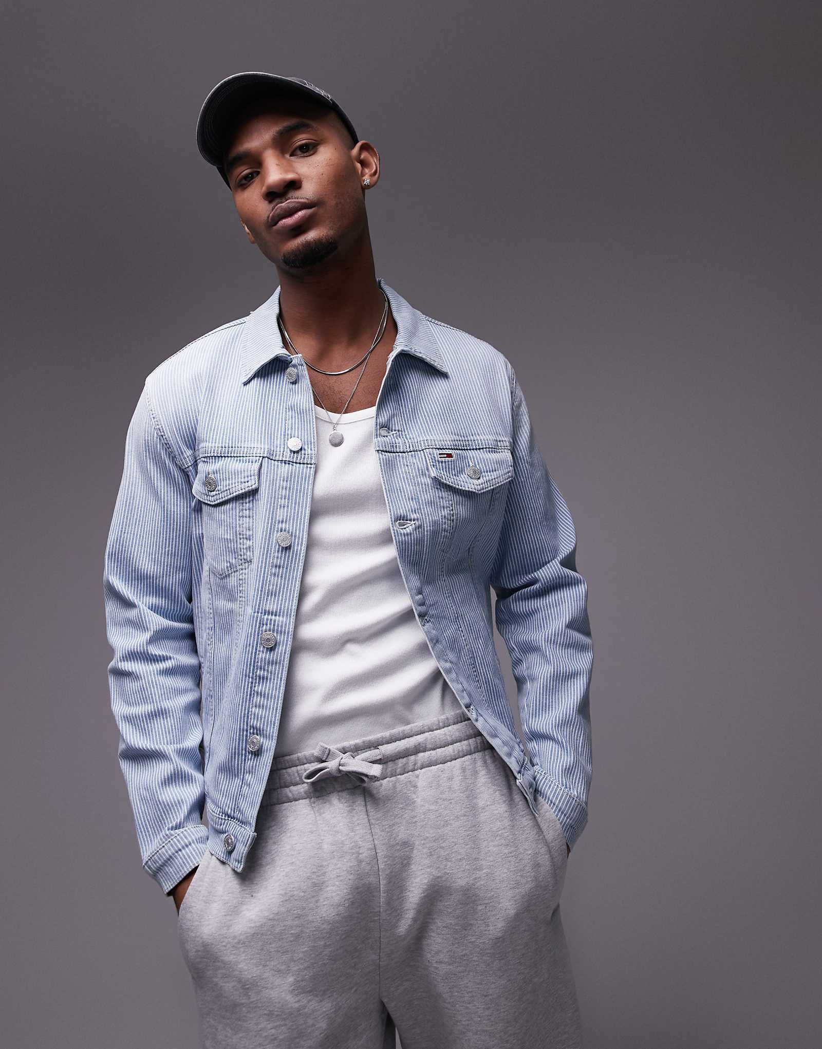 Обычная куртка дальнобойщика Tommy Jeans Ryan средней стирки 32690₽