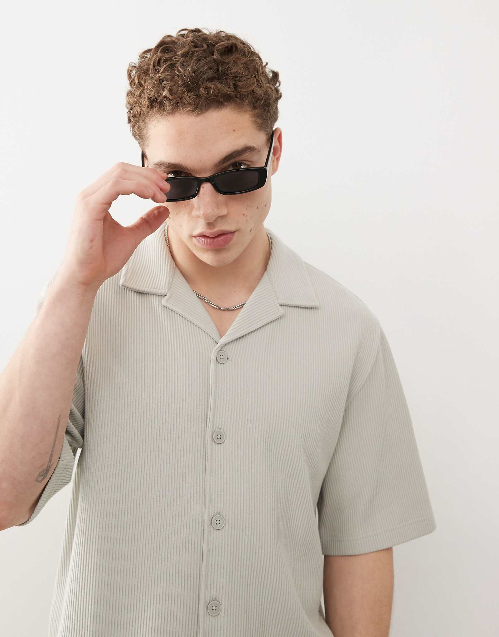 Бежевая рубашка с коротким рукавом в стиле оверсайз rib для отдыха в будний день 9690₽