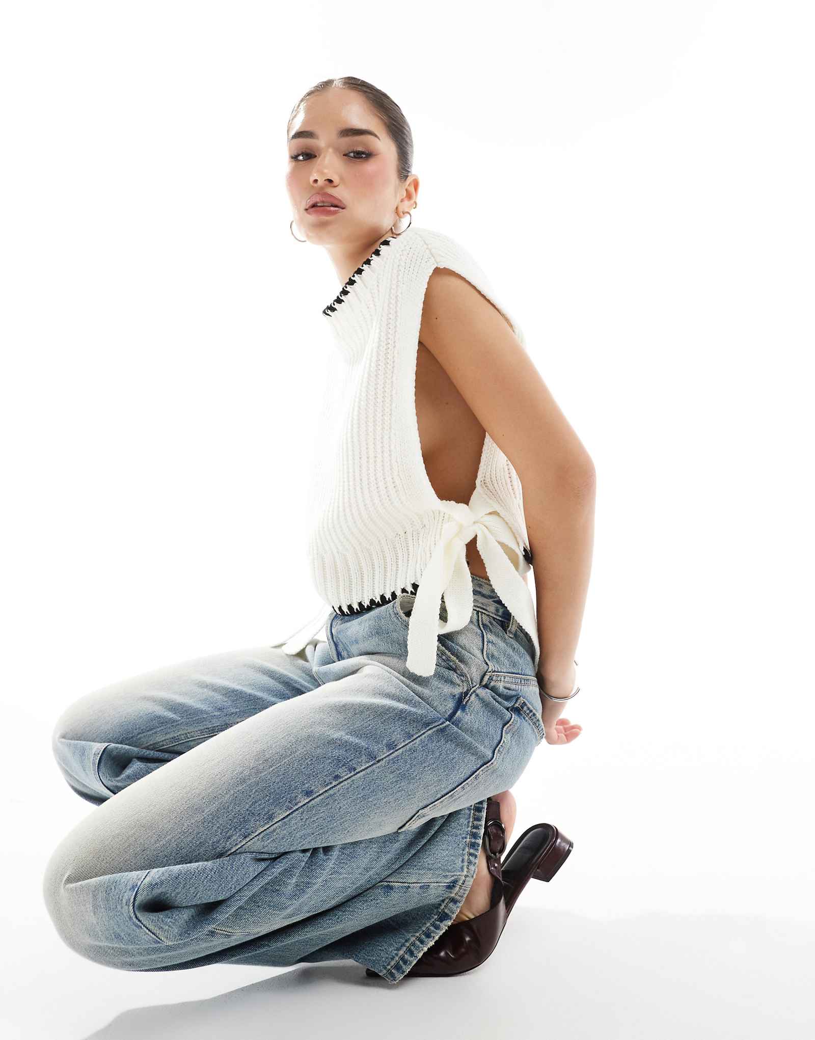 Вязаная майка Miss Selfridge кремового цвета с отворотом 3690₽