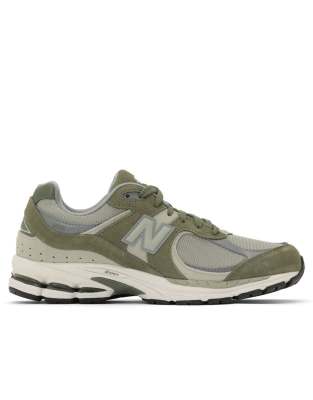 Женские кроссовки New Balance 2002 темно-оливкового цвета 