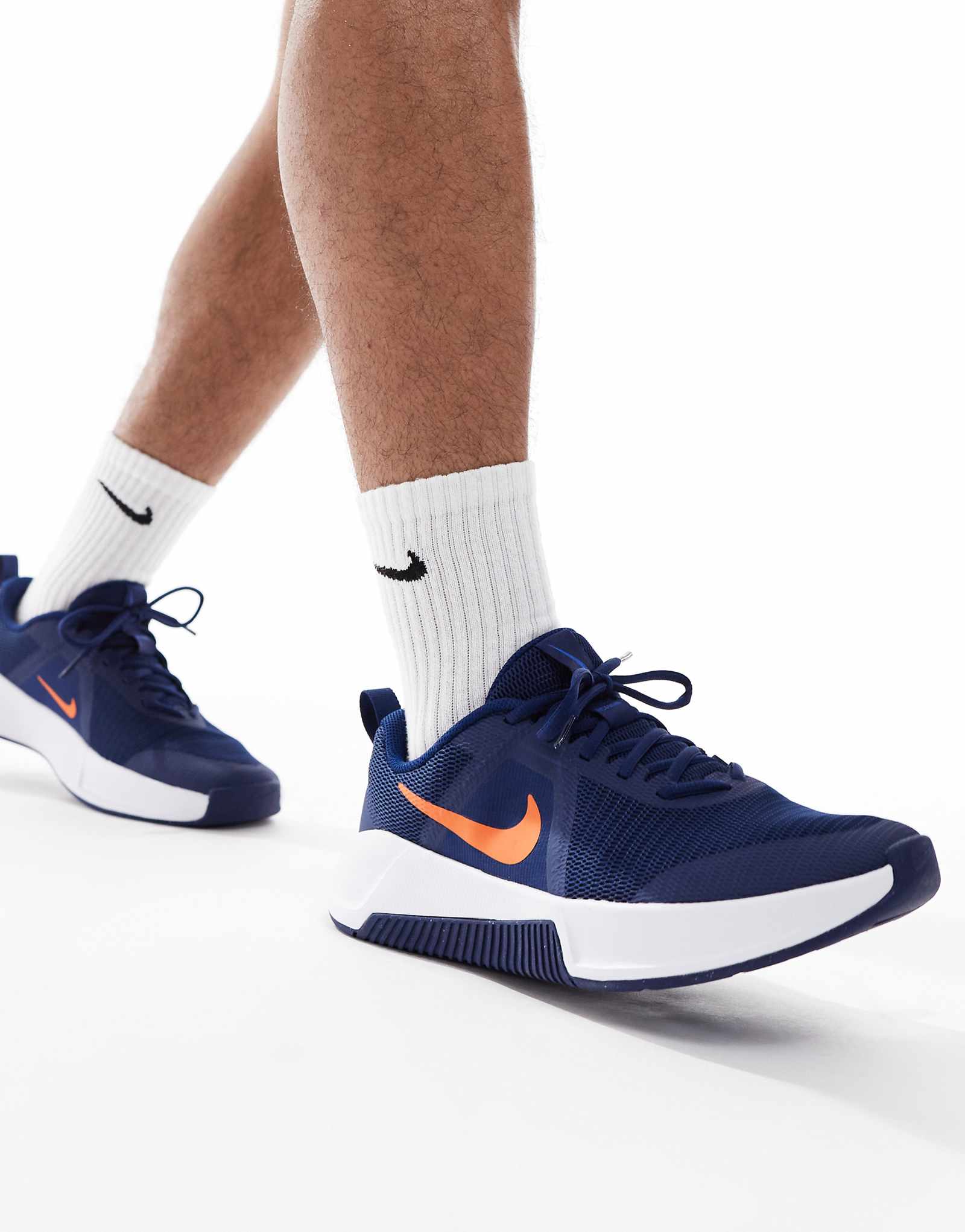 Кроссовки Nike Training MC 3 синего и оранжевого цветов 11390₽