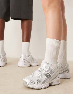 Женские кроссовки New Balance 740 белого и серебристого цветов