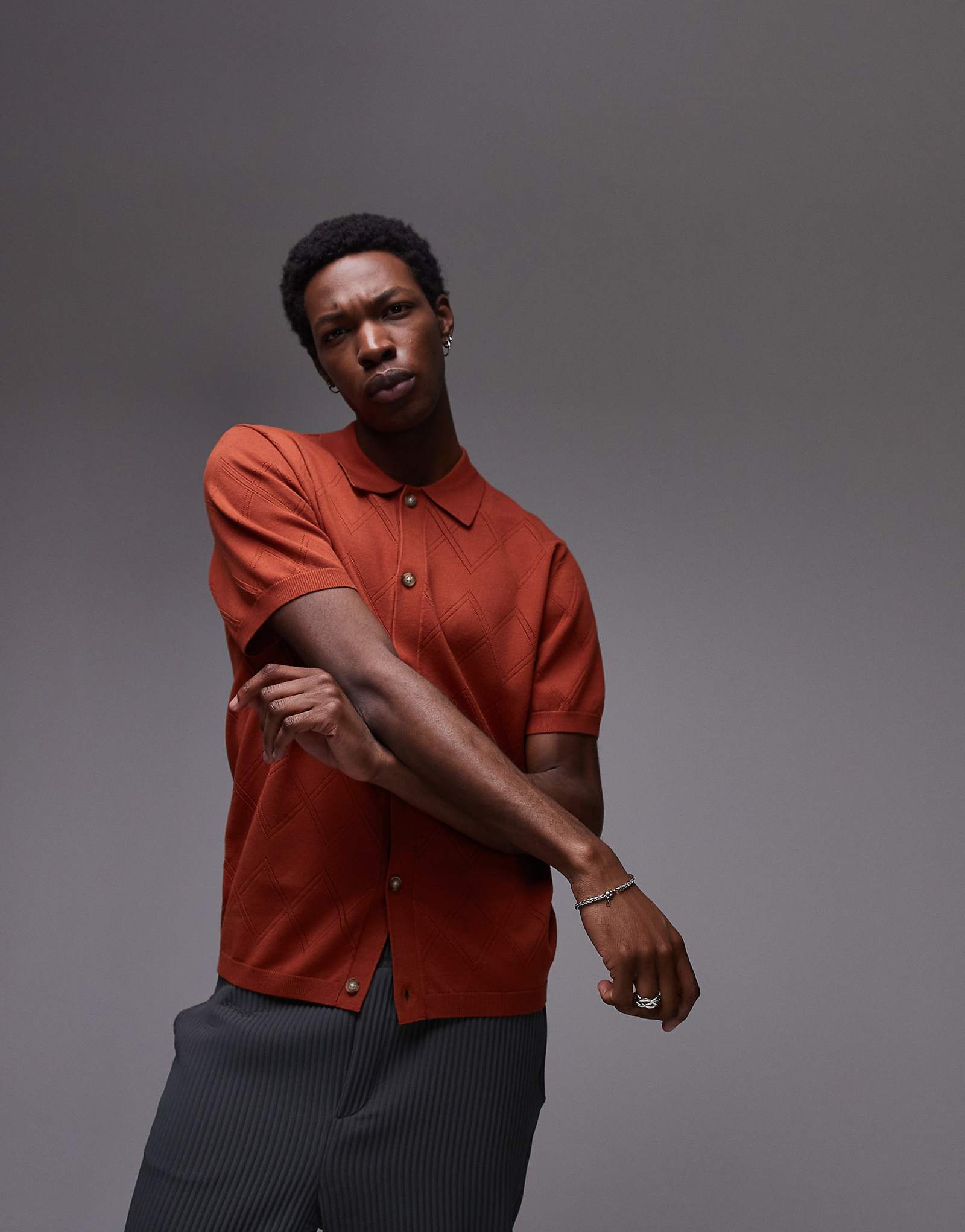 Рубашка Topman knit с узором вязания крючком цвета ржавчины 3990₽