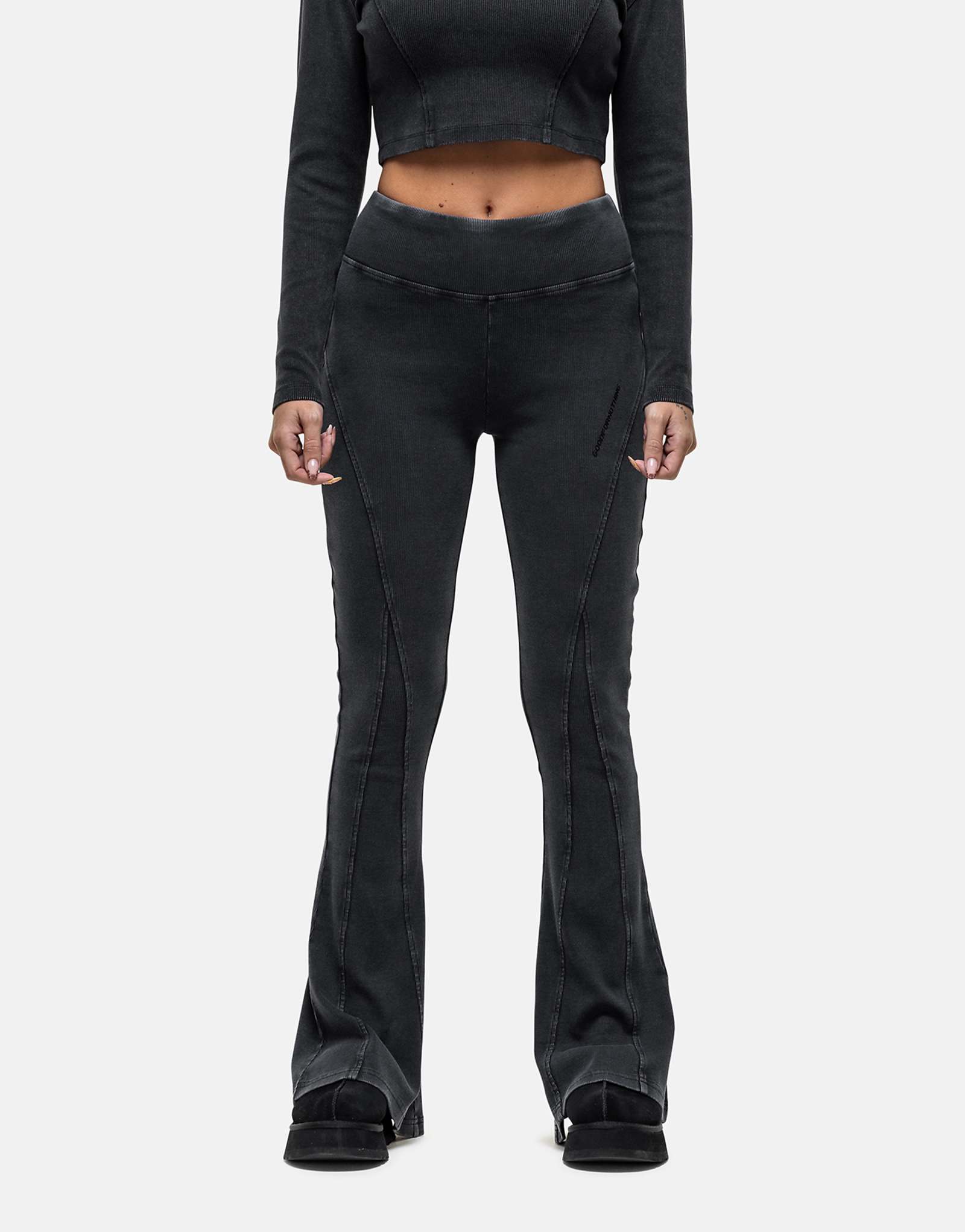 Ничего не подвергаются шов трикотажный леггинсы с окантовкой в рубчик, выцветшие на солнце черной расцветки