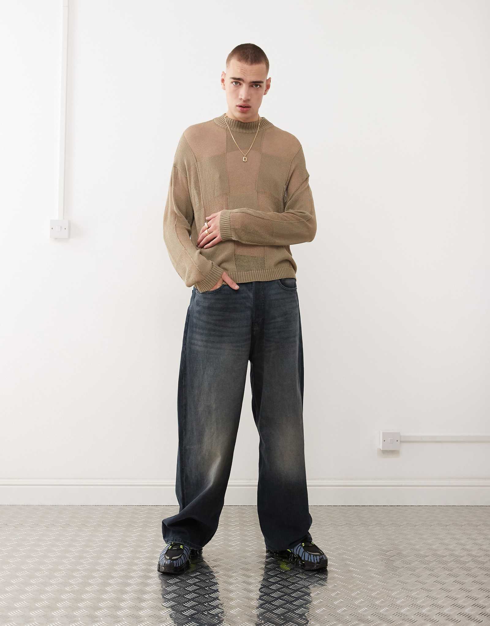 Вязаный свитер COLLUSION Unisex oversize в шахматном порядке цвета хаки 2790₽