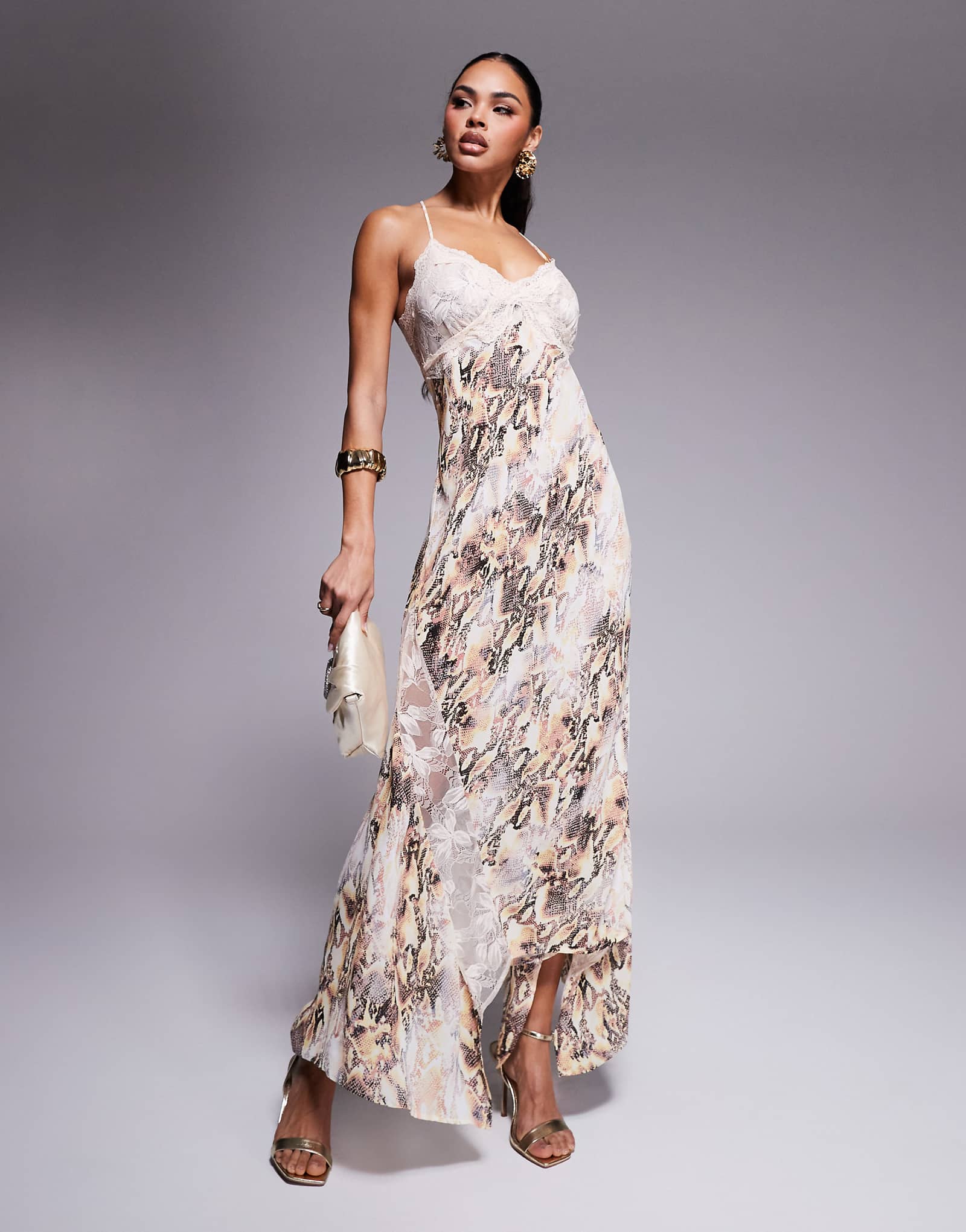 Макси-платье на бретелях AFRM Vince с кружевной отделкой и змеиным принтом 22690₽