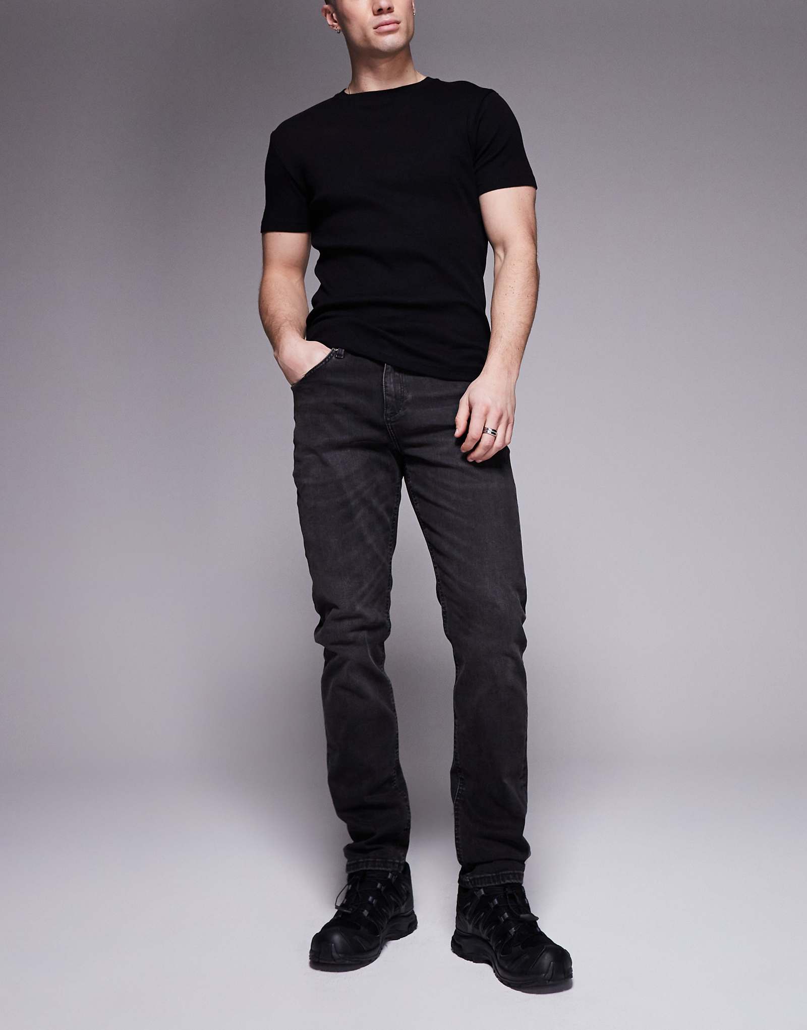 Джинсы River Island slim fit черного цвета застиранные 13790₽