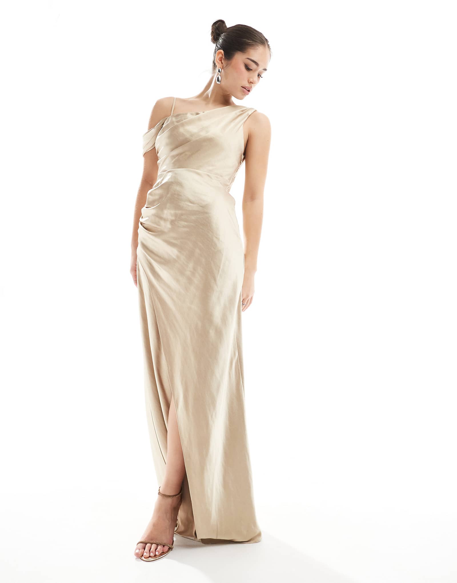 Шестиэтажное асимметричное макси-платье с капюшоном для подружки невесты золотого цвета