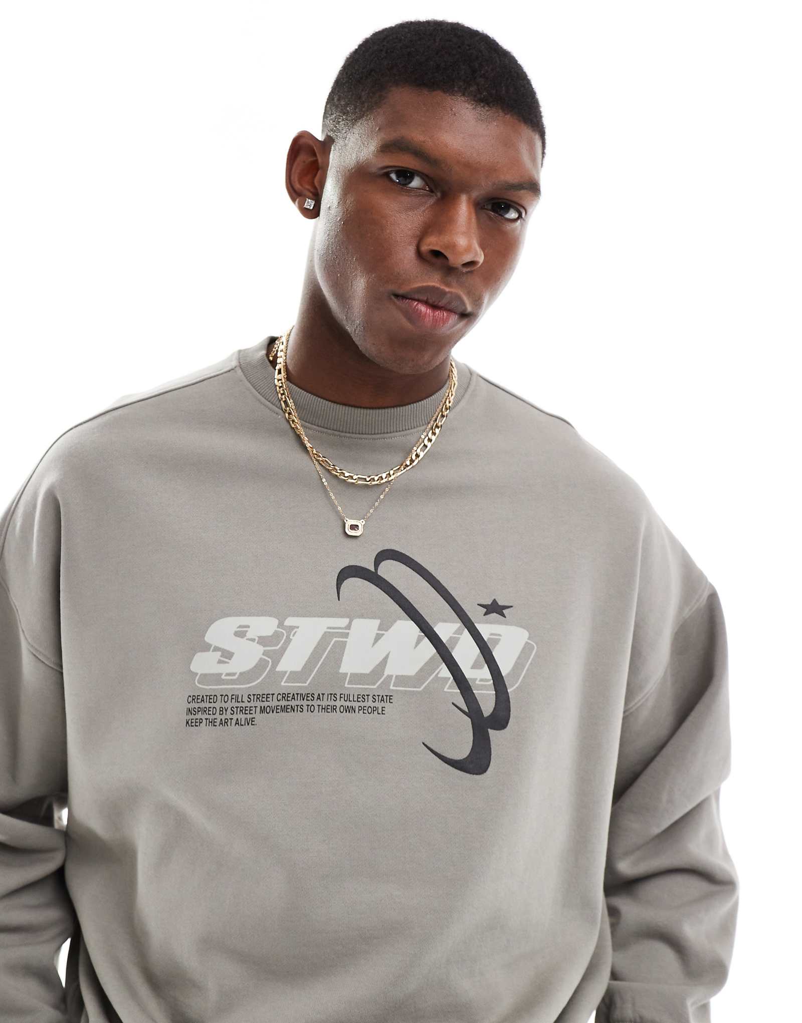 Толстовка Pull-Bear STWD светло-серого цвета 6990₽