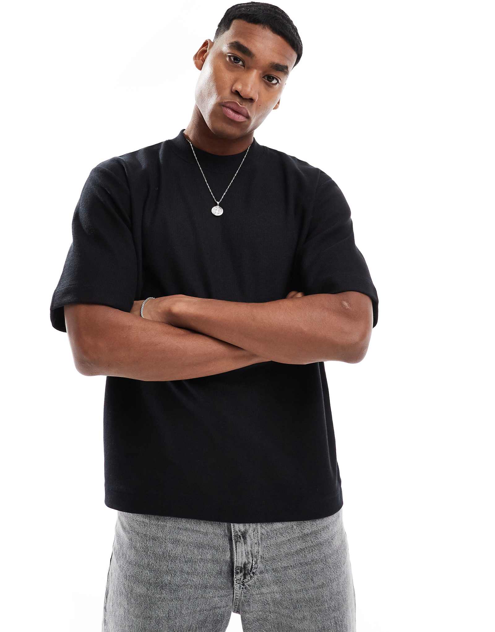 Плюшевая футболка Pull-Bear heavy weight черного цвета 5590₽