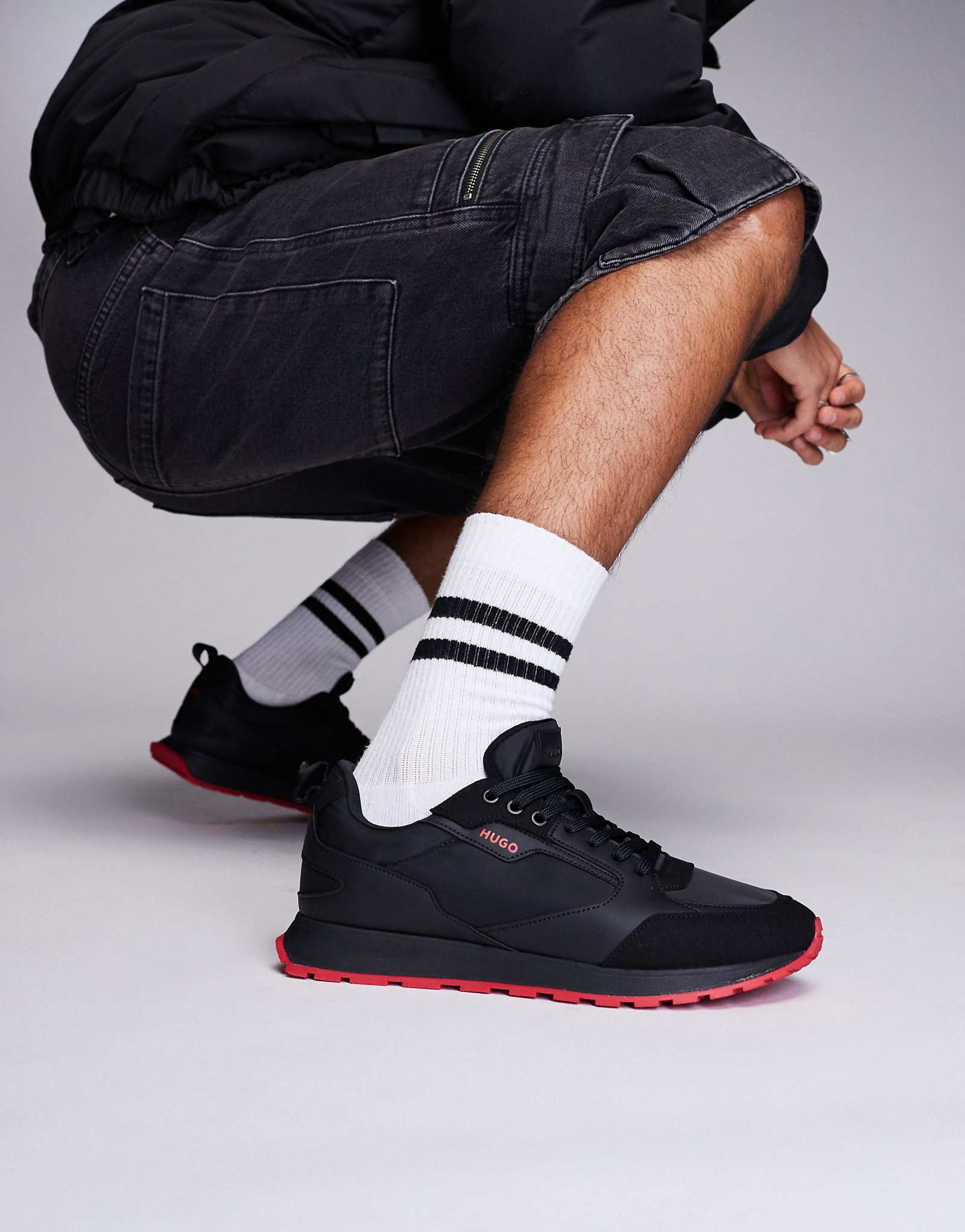 Кроссовки для бега HUGO Red icelin черного и красного цветов