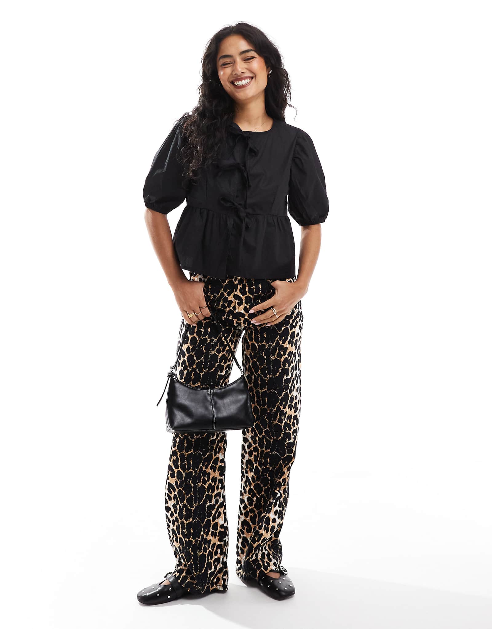 Черная блузка Brave Soul с коротким рукавом и завязкой спереди 7990₽