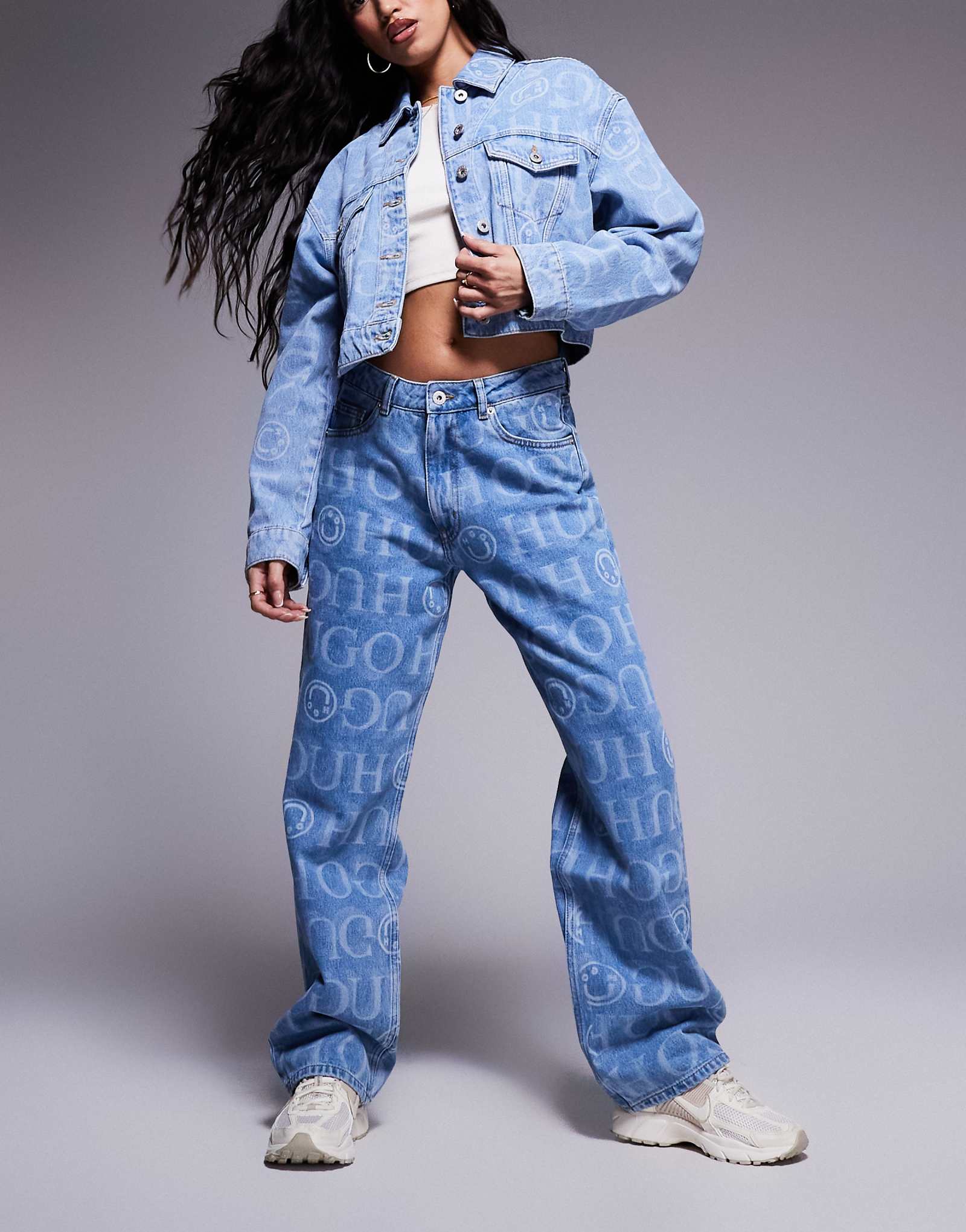 Джинсы с логотипом HUGO Blue elyah синего цвета с принтом по всему телу - часть комплекта 39290₽