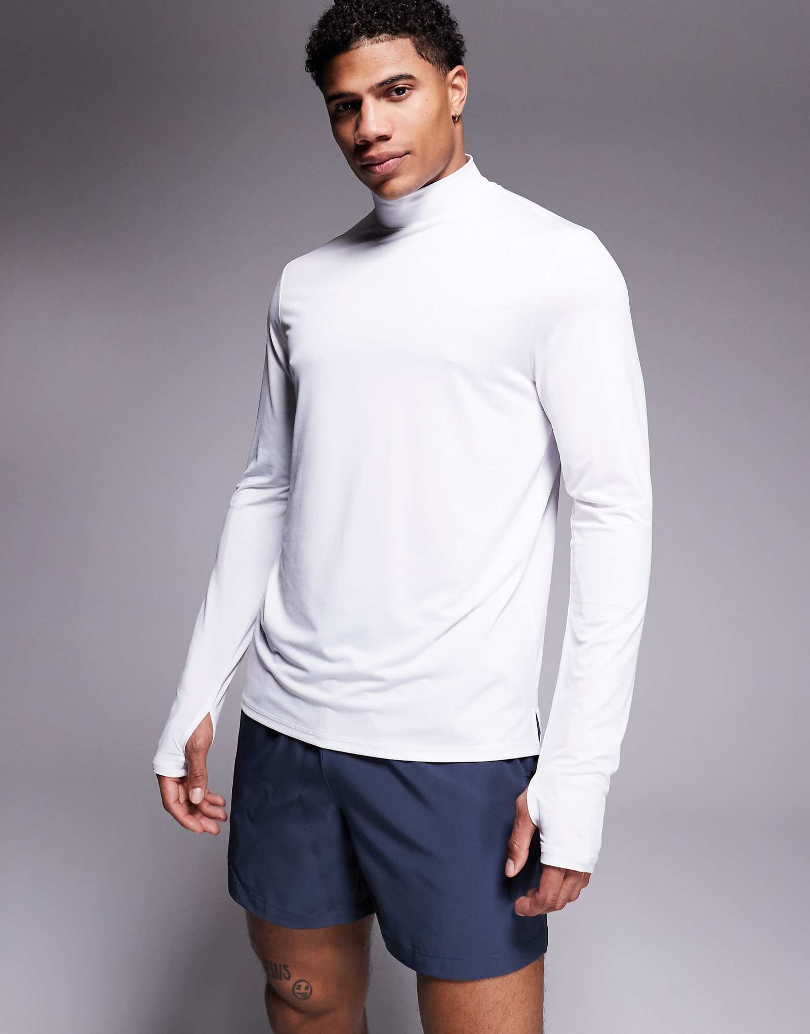 4505 быстросохнущая футболка для бега с имитацией шеи и длинным рукавом обычного кроя белого цвета 4790₽