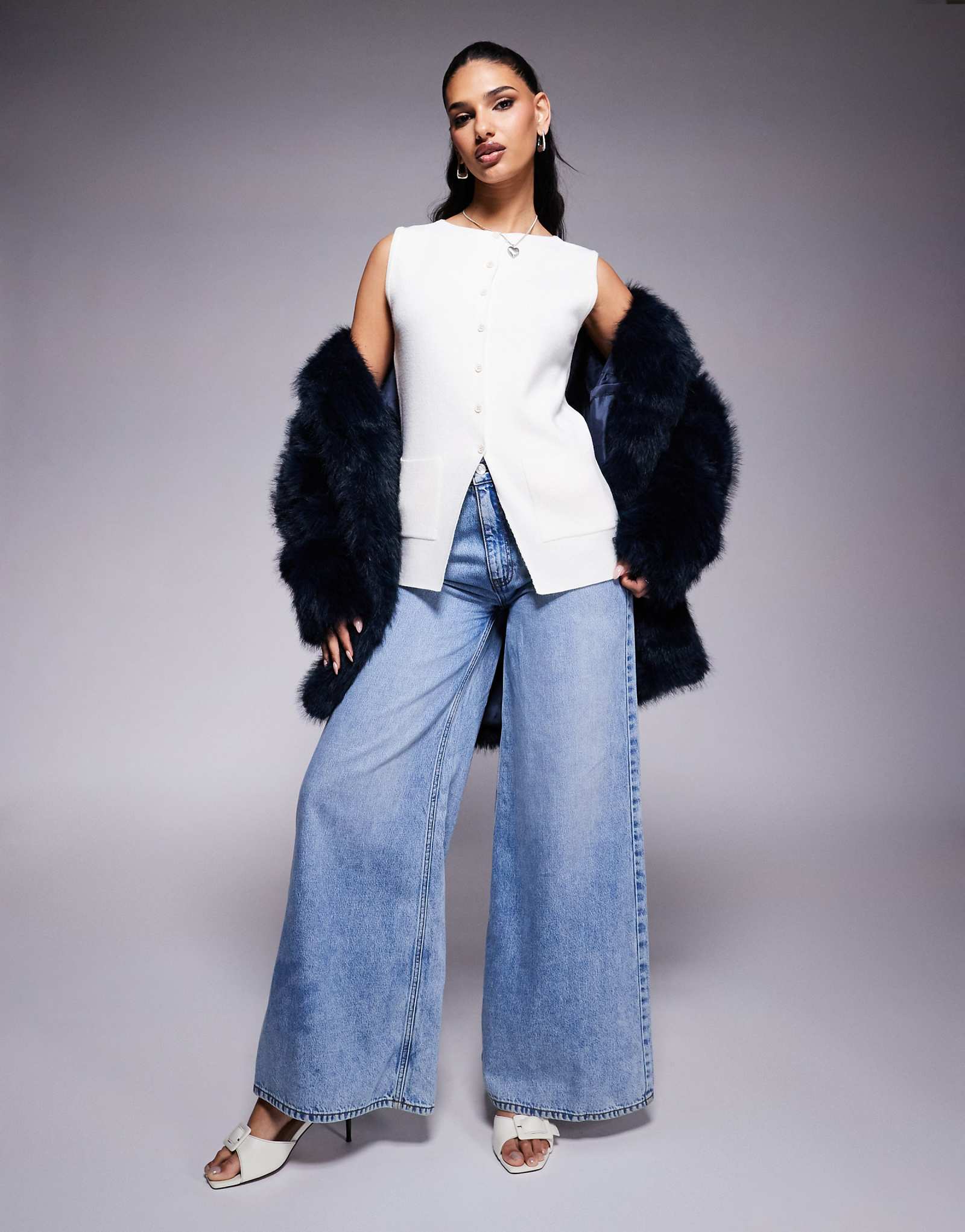 Компактный структурированный жилет ASOS DESIGN с карманами цвета экрю 4190₽