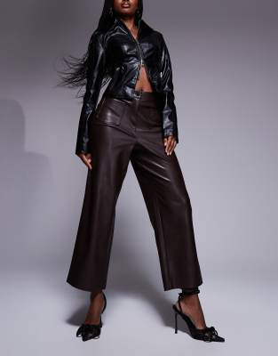 Укороченные брюки из искусственной кожи River Island темно-коричневого цвета