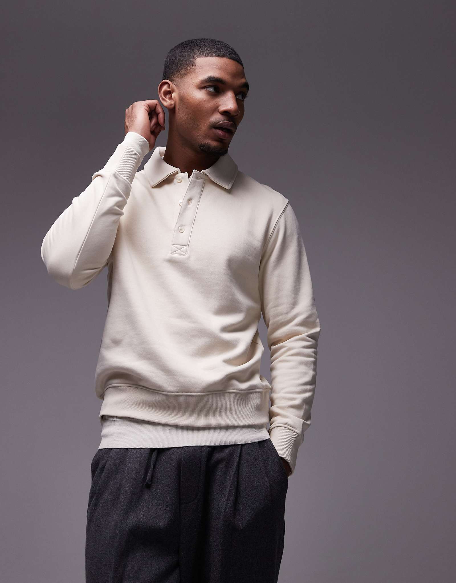 Толстовка-поло Mango белого цвета 9090₽