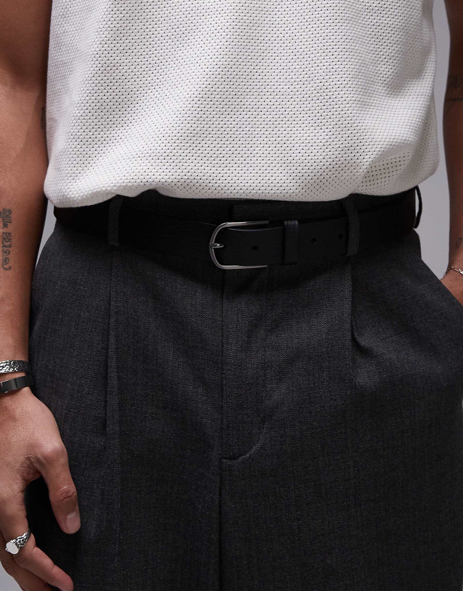 Ремень из кожи манго черного цвета 7590₽