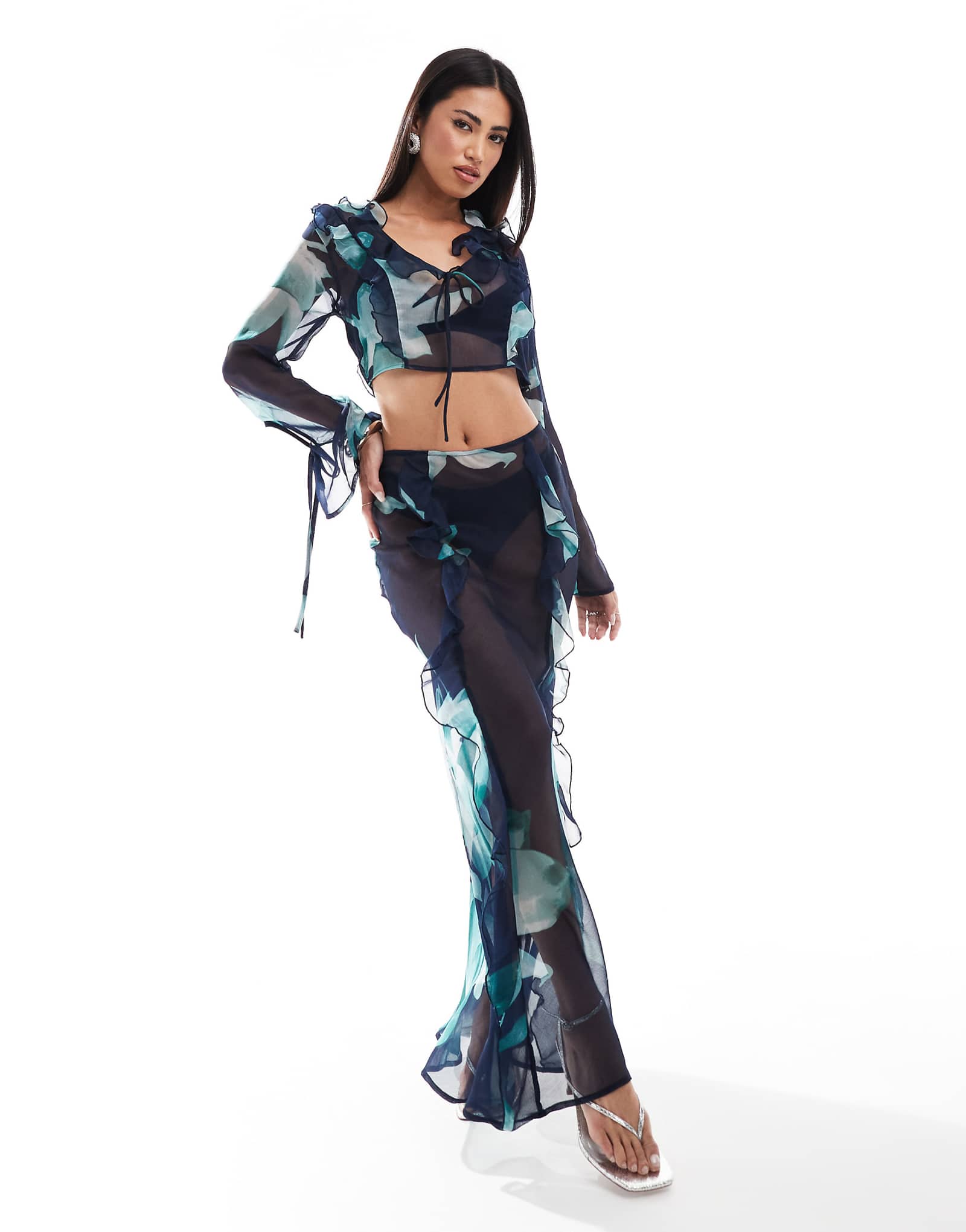 Дизайнерская шифоновая юбка макси ASOS с абстрактным цветочным принтом синего цвета - часть комплекта 2590₽