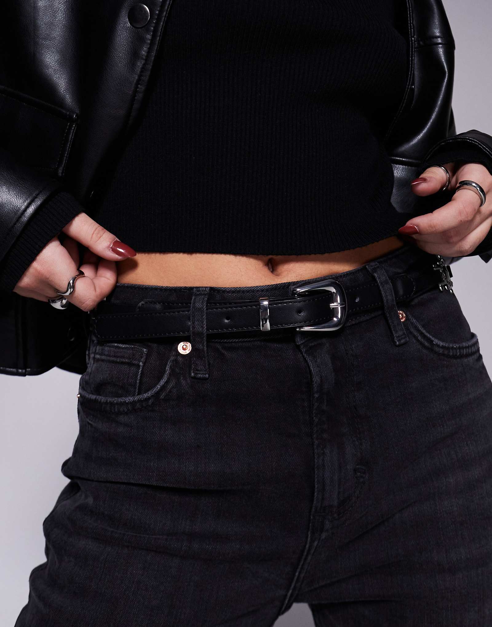 Пояс для джинсов-скинни ASOS DEISGN черного цвета с фурнитурой в западном стиле 2890₽