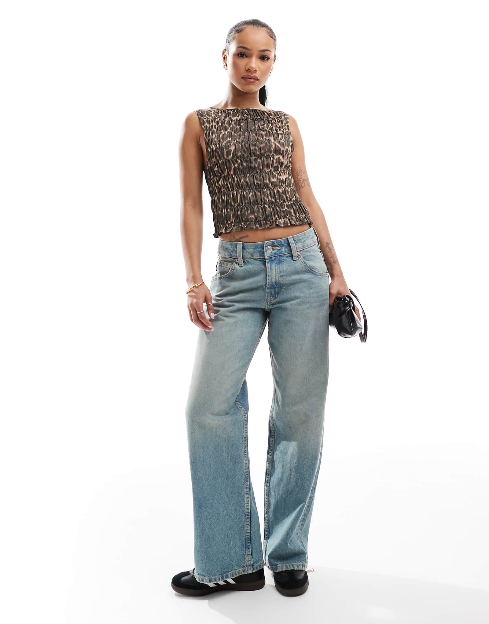 ДИЗАЙНЕРСКИЕ миниатюрные мешковатые джинсы ASOS бледно-голубого цвета 5490₽