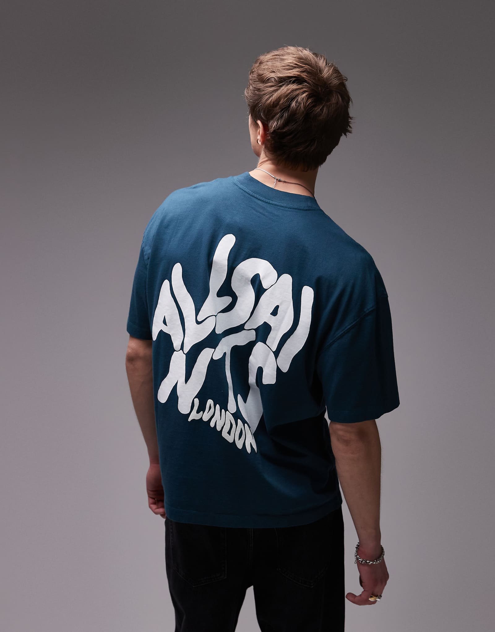 Черная футболка с принтом AllSaints Orlando на спине 17490₽