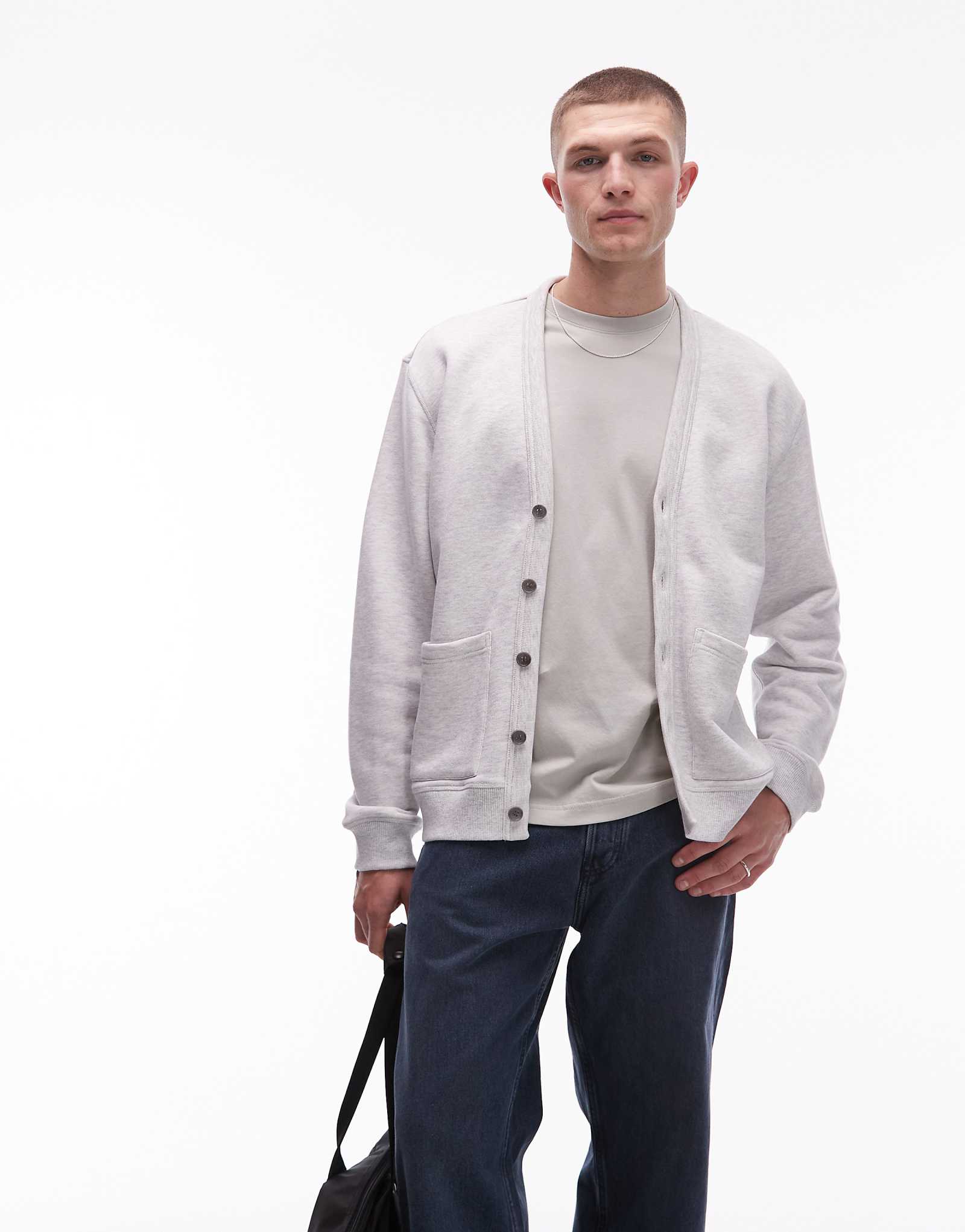 Махровый кардиган средней плотности ARKET с v-образным вырезом серого цвета 8190₽