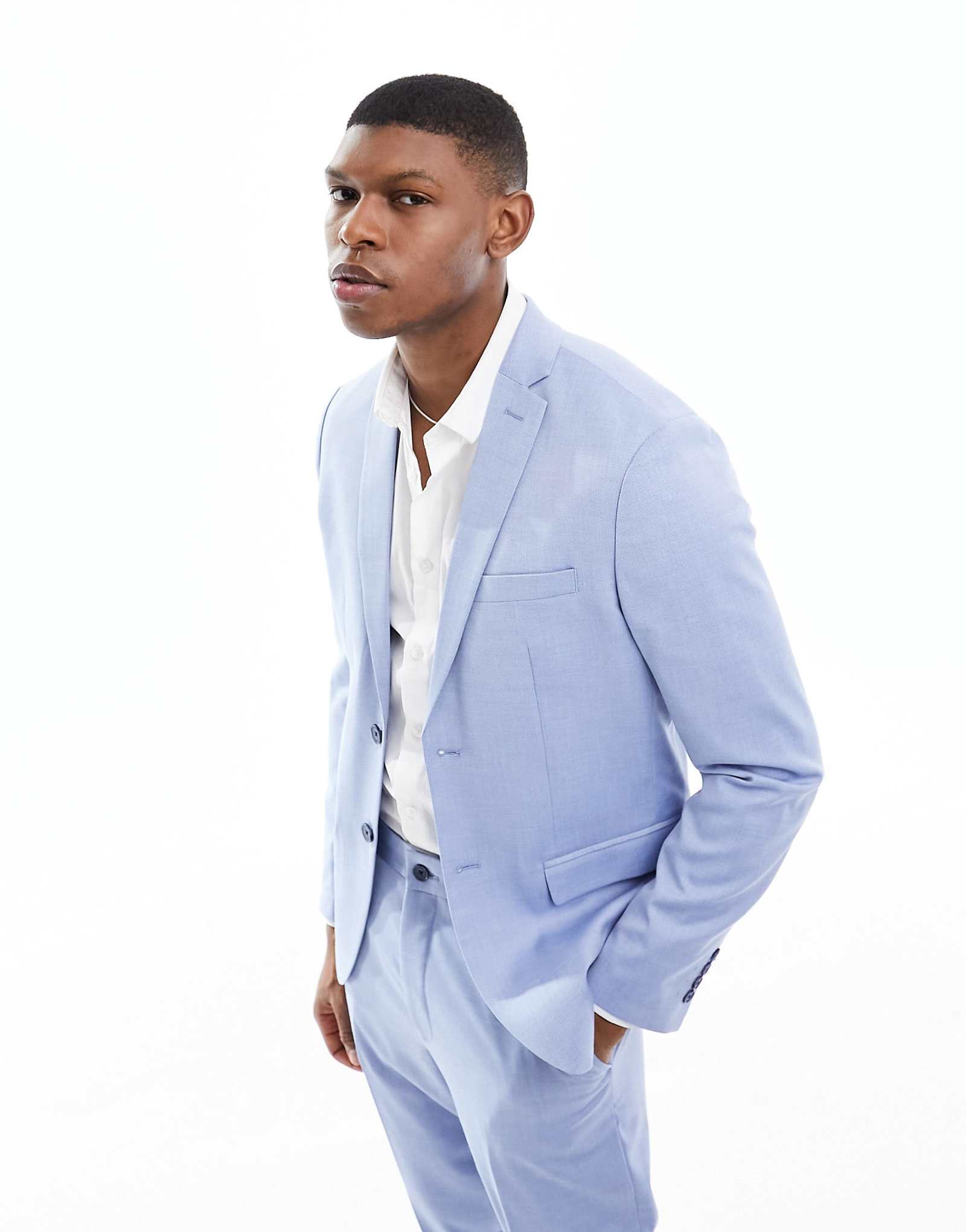 Приталенный пиджак Selected Homme синего цвета 40390₽