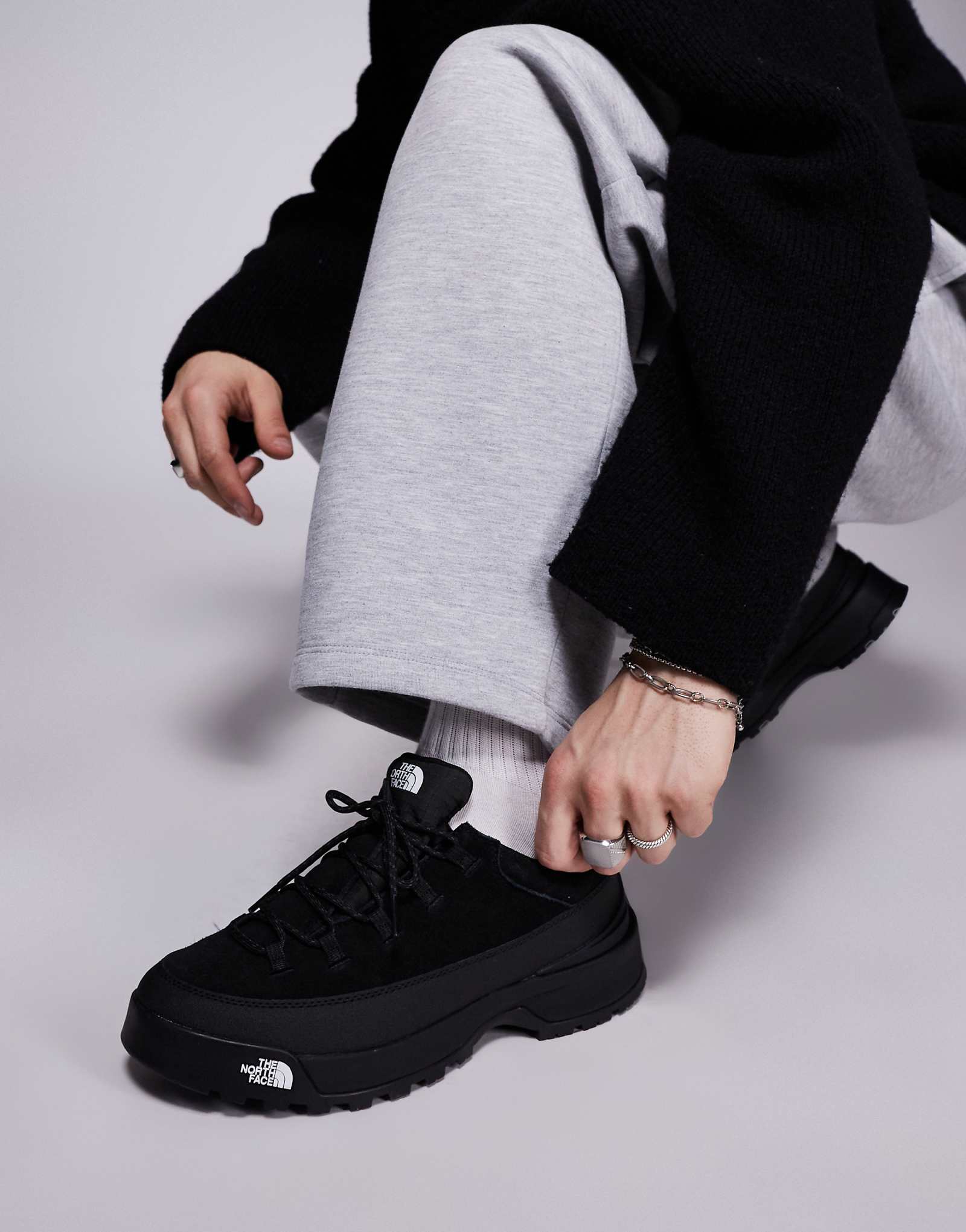 Низкие городские ботинки The North Face Glenclyffe черного цвета 26290₽