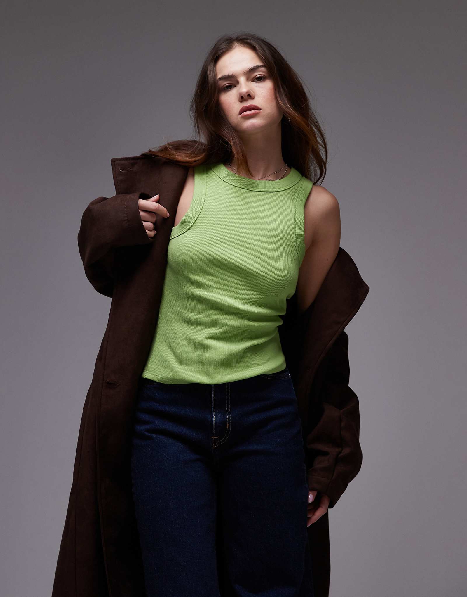 Белая майка с круглым вырезом в рубчик от Topshop 3890₽