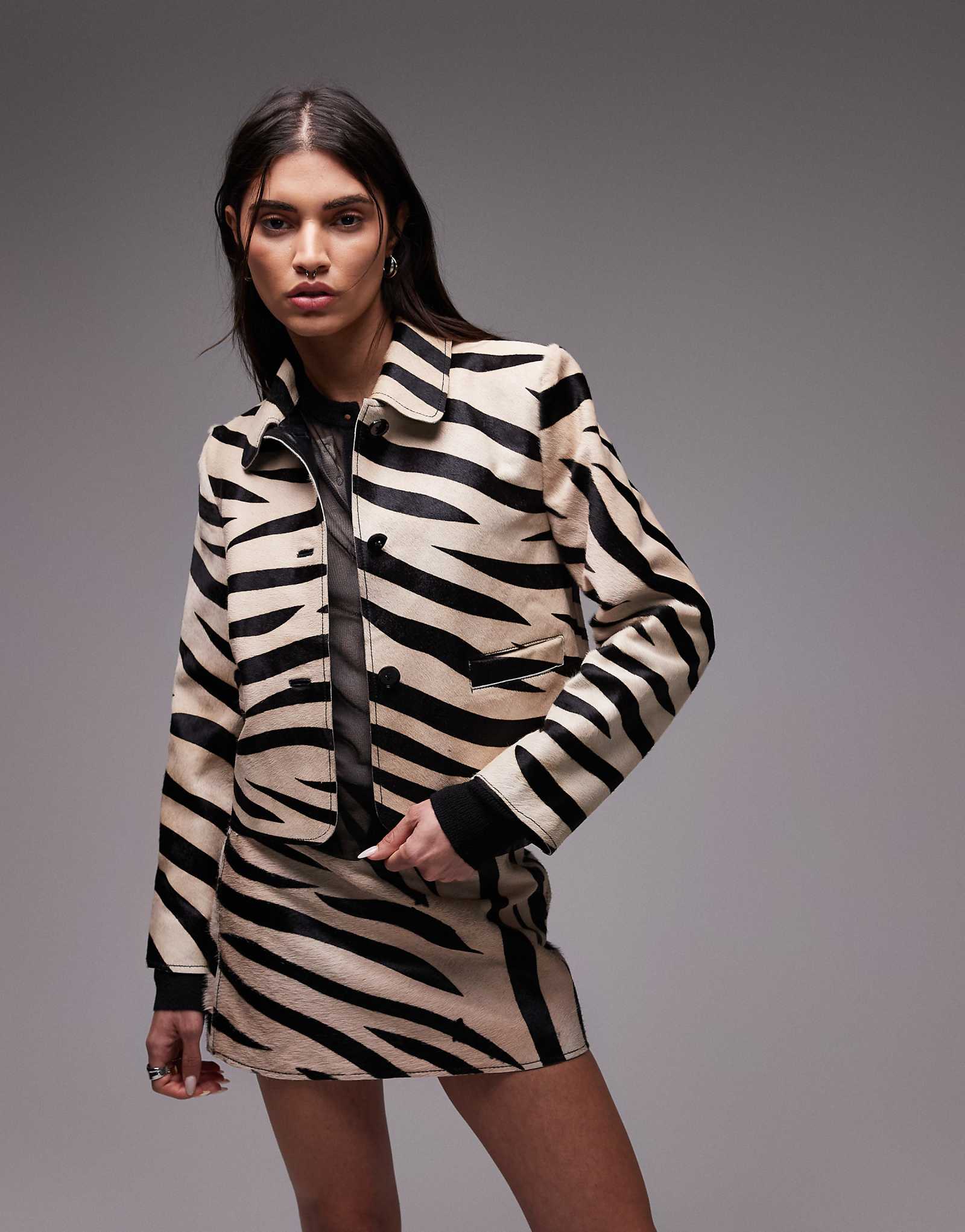 Жакет из шерсти пони Mango с принтом зебра - часть комплекта 67390₽