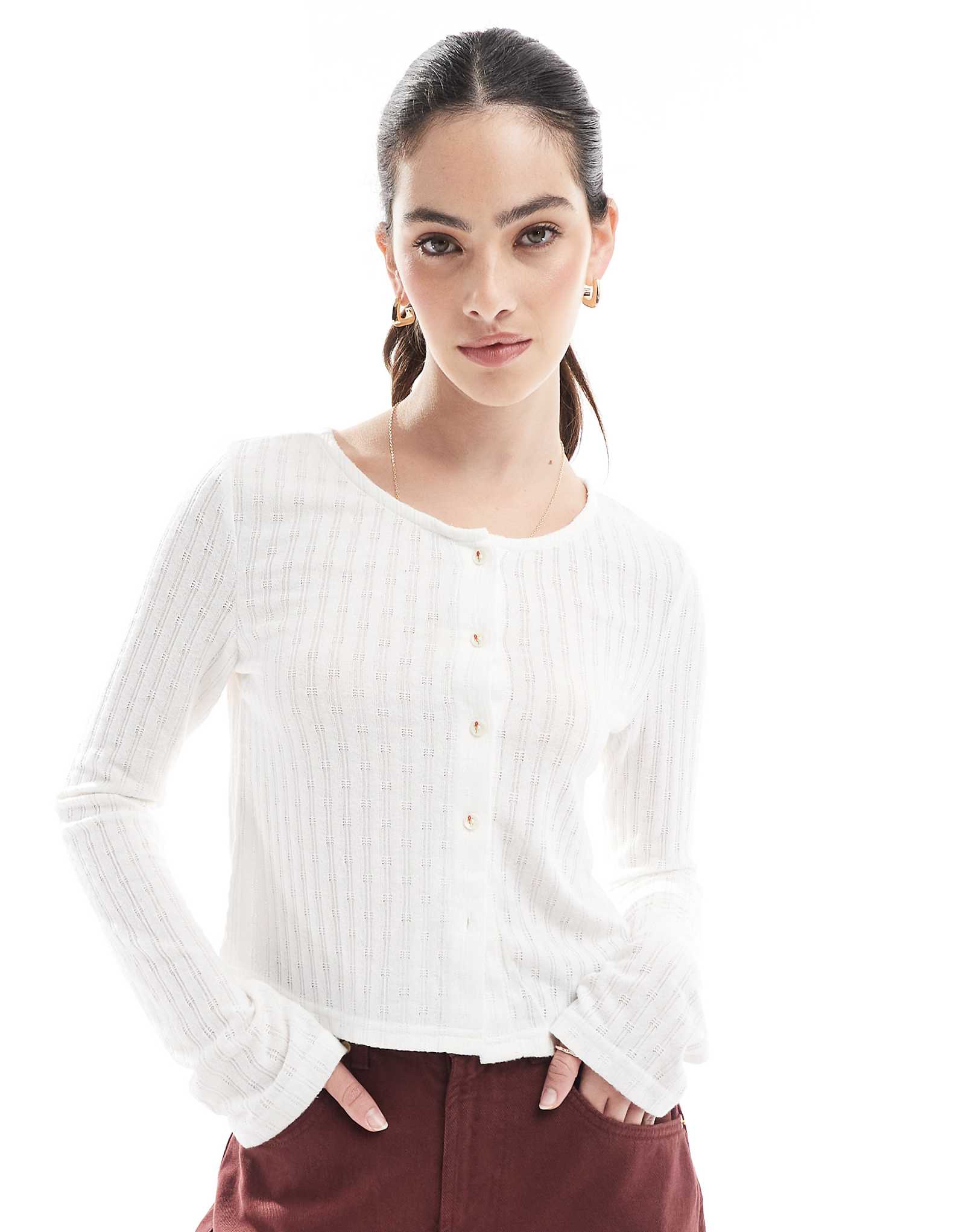 Кардиган с узорами в горошек облачно-белого цвета 5290₽