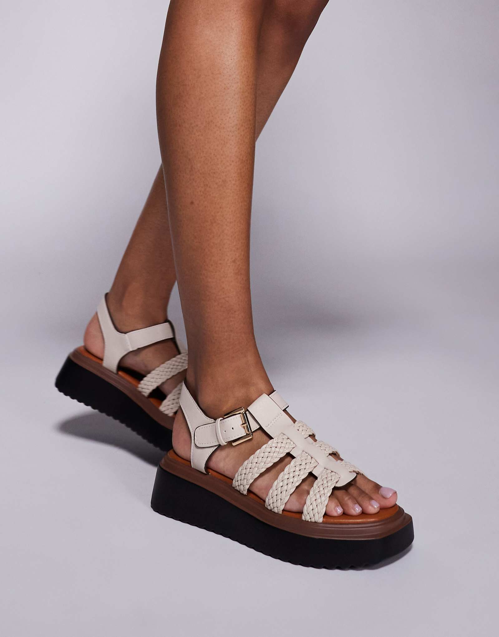 Сандалии на плоской подошве River Island цвета экрю 9290₽