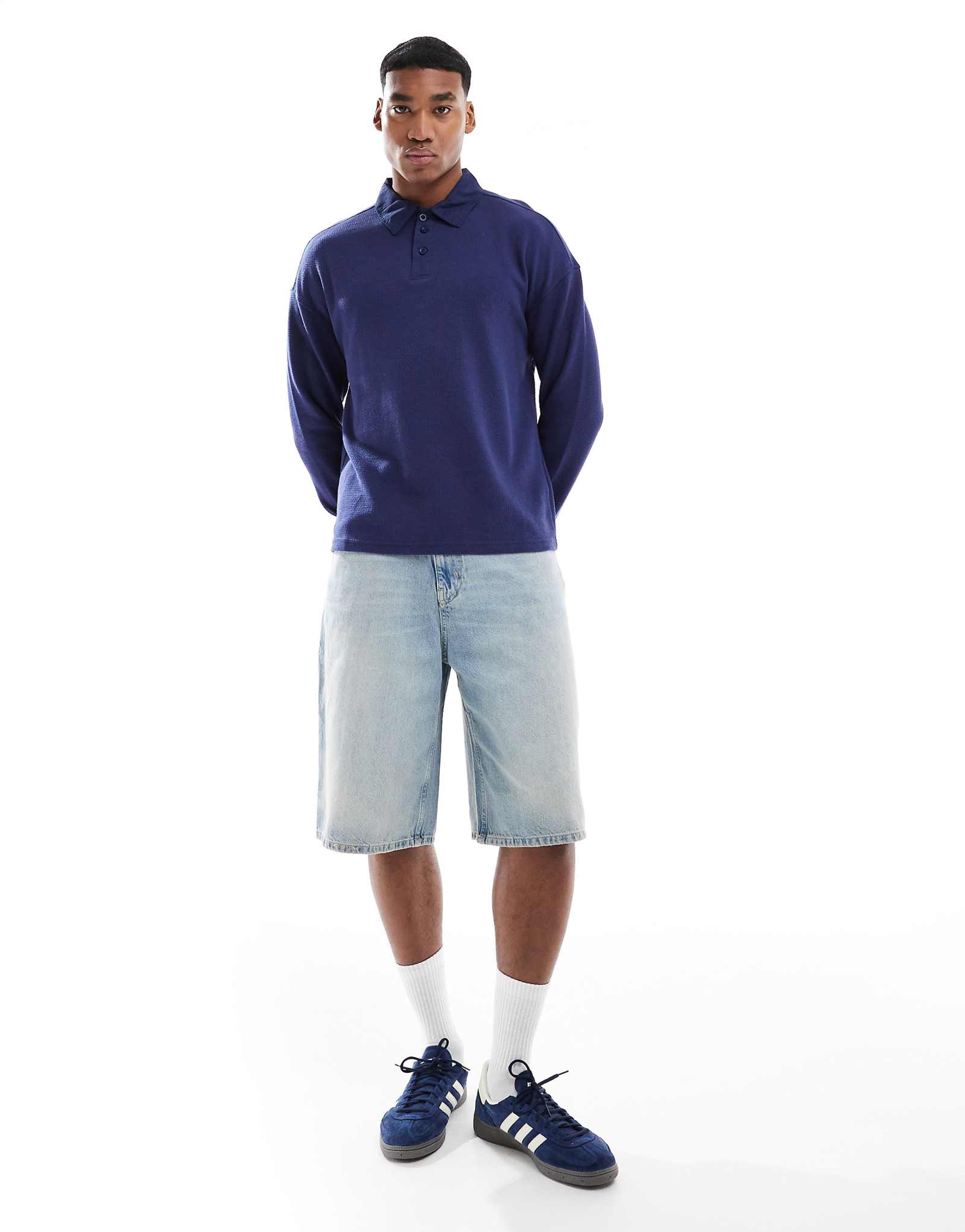 Джинсовые шорты Pull-Bear skater fit темно-синего цвета 6590₽