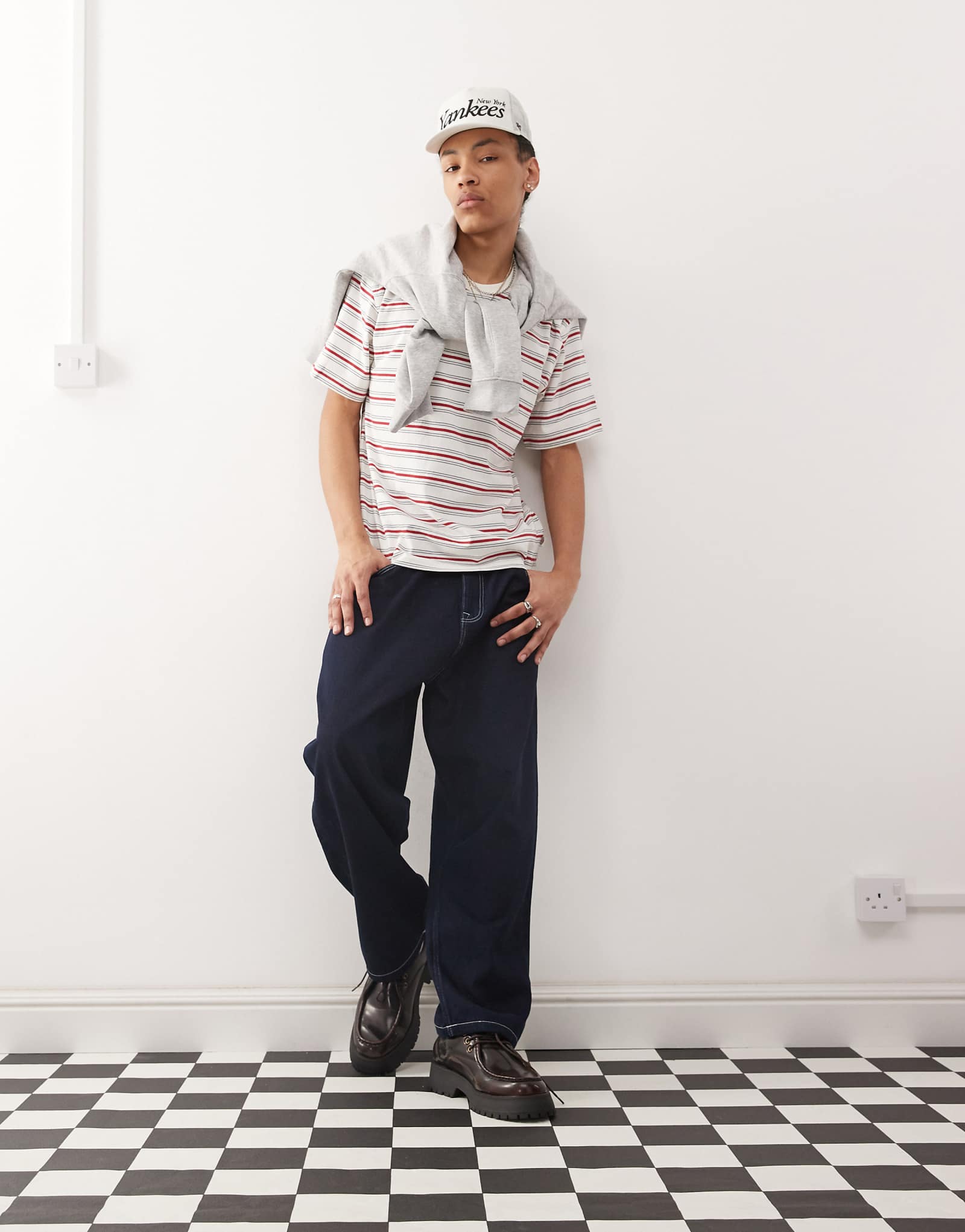 Футболка в красно-белую полоску от Dickies Lewistown 5190₽