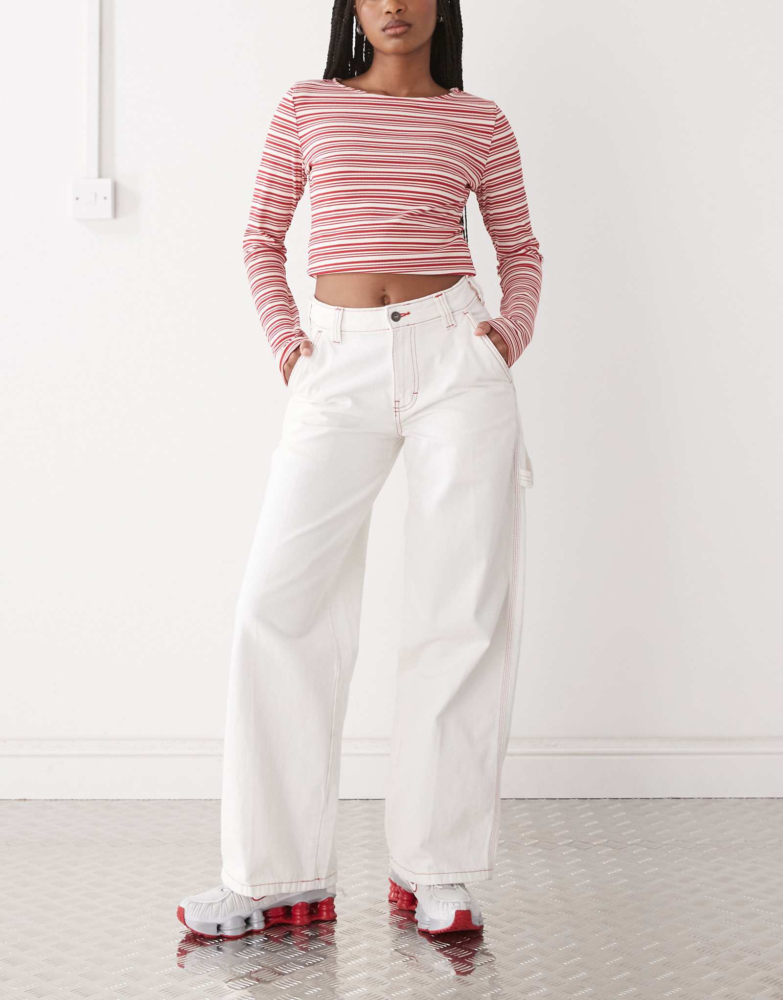 Свободные джинсовые брюки Dickies carpenter белого цвета 4590₽