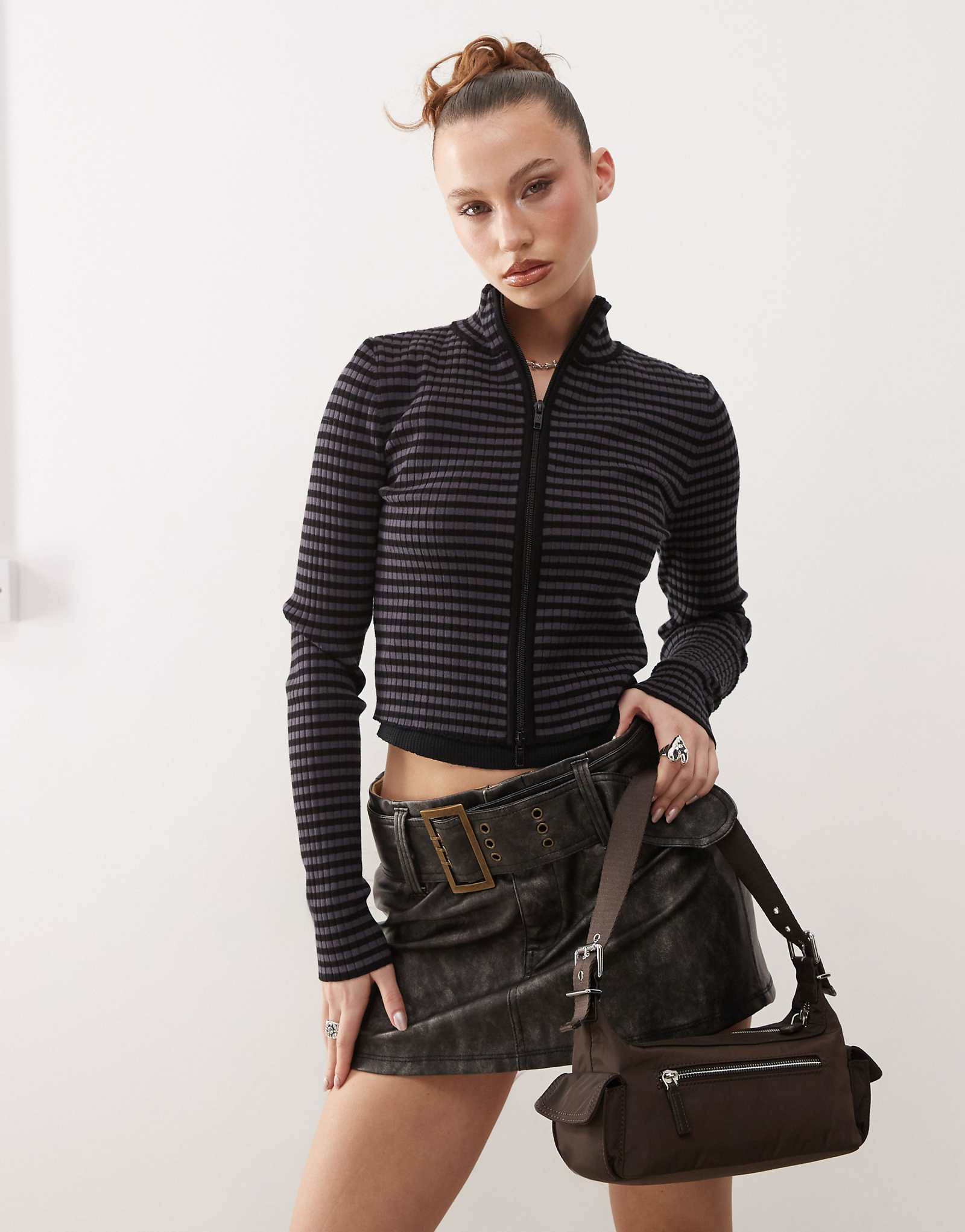 Вязаный свитер в полоску на молнии от Guess Originals черного цвета