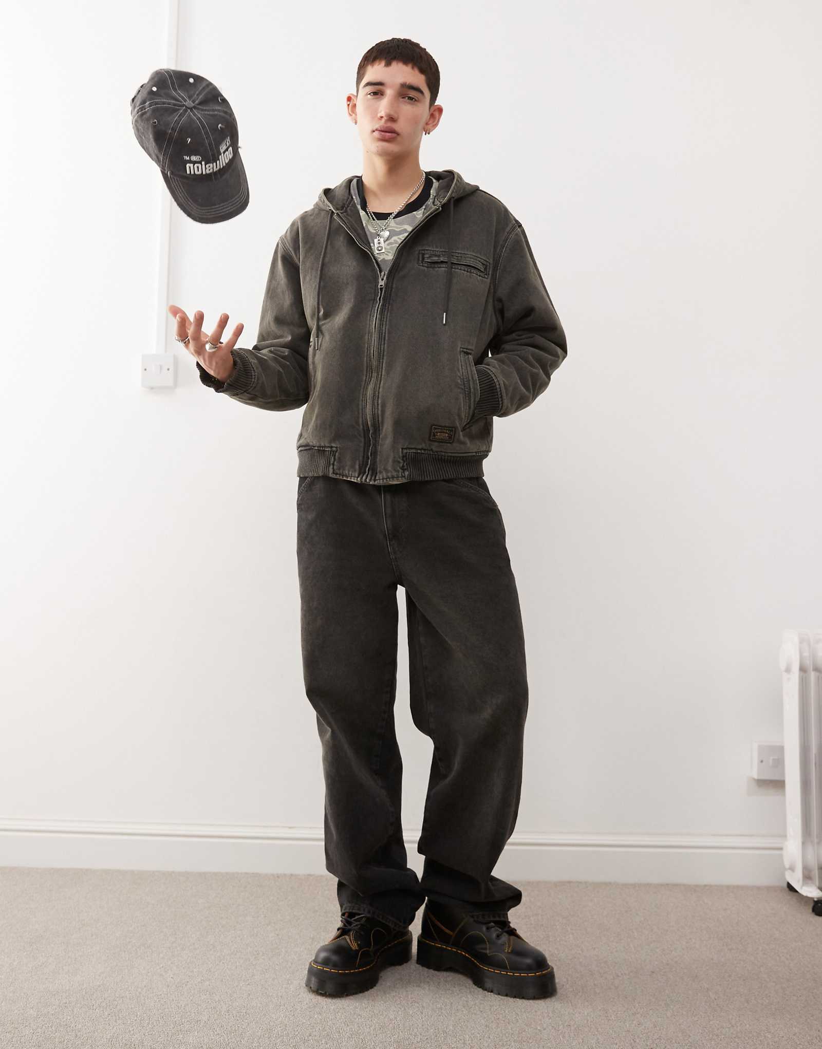 Застиранная черная джинсовая куртка на молнии Guess Originals 30890₽